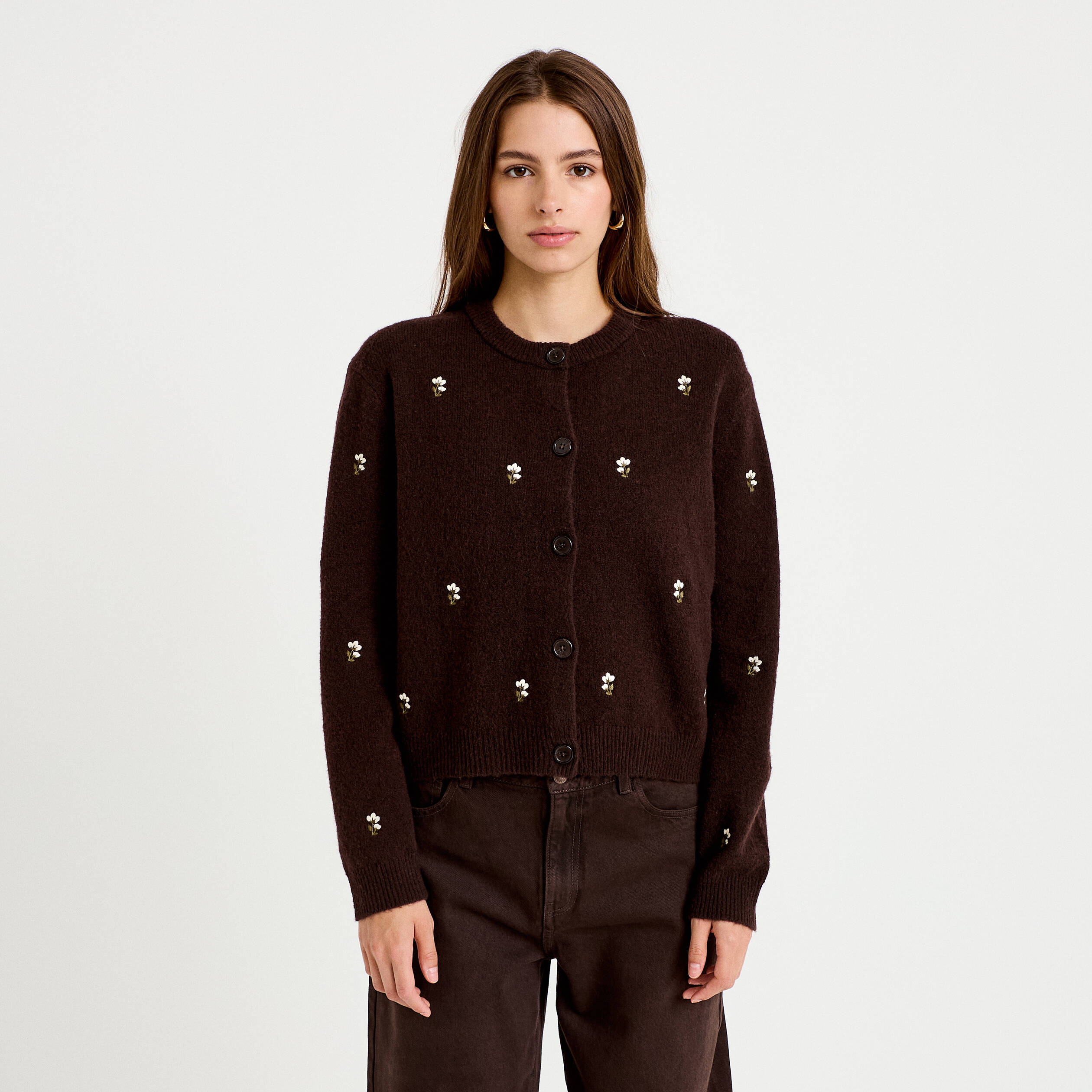 Gilet manches longues broderies col rond marron fonc&eacute; femme