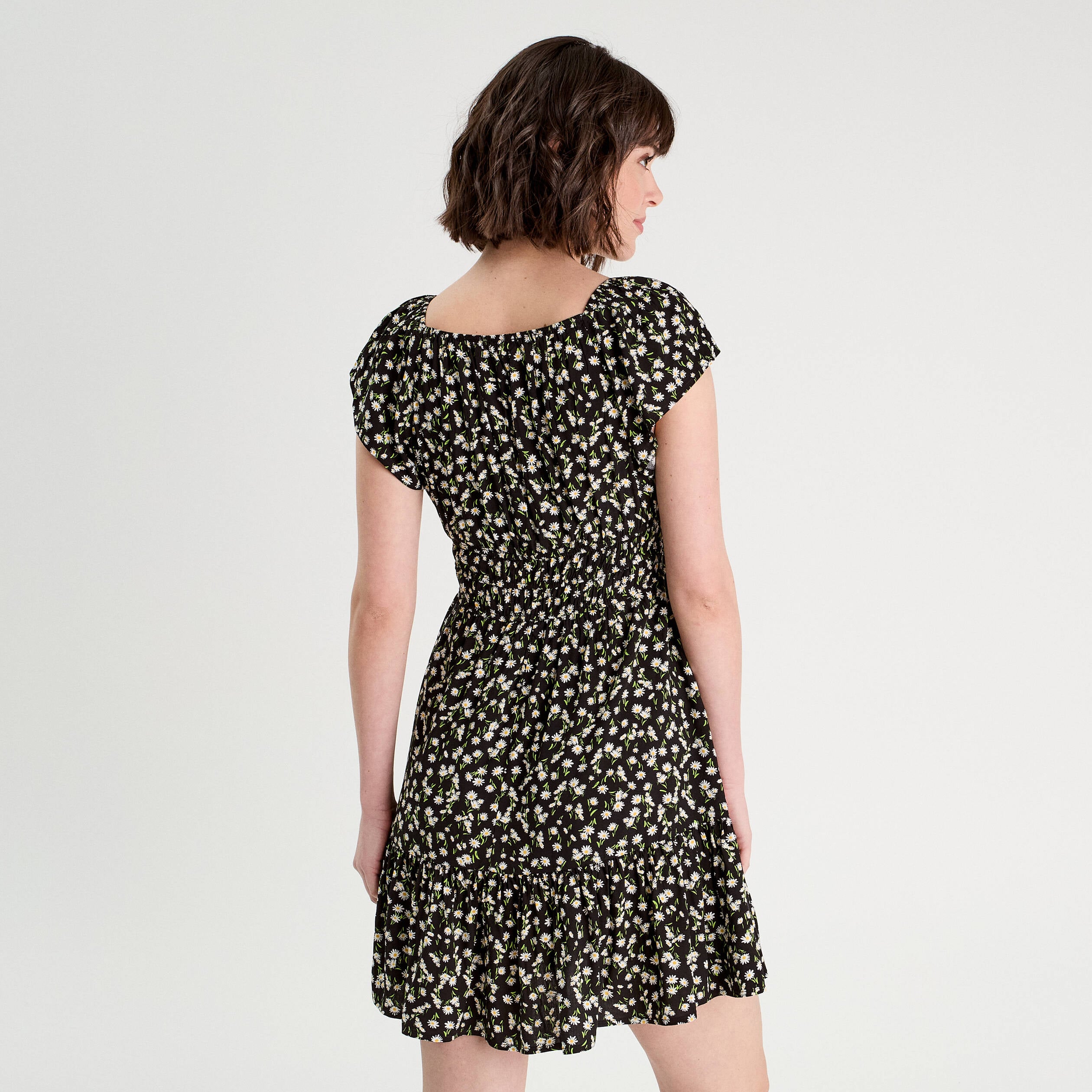 Robe &eacute;vas&eacute;e manches courtes noir femme