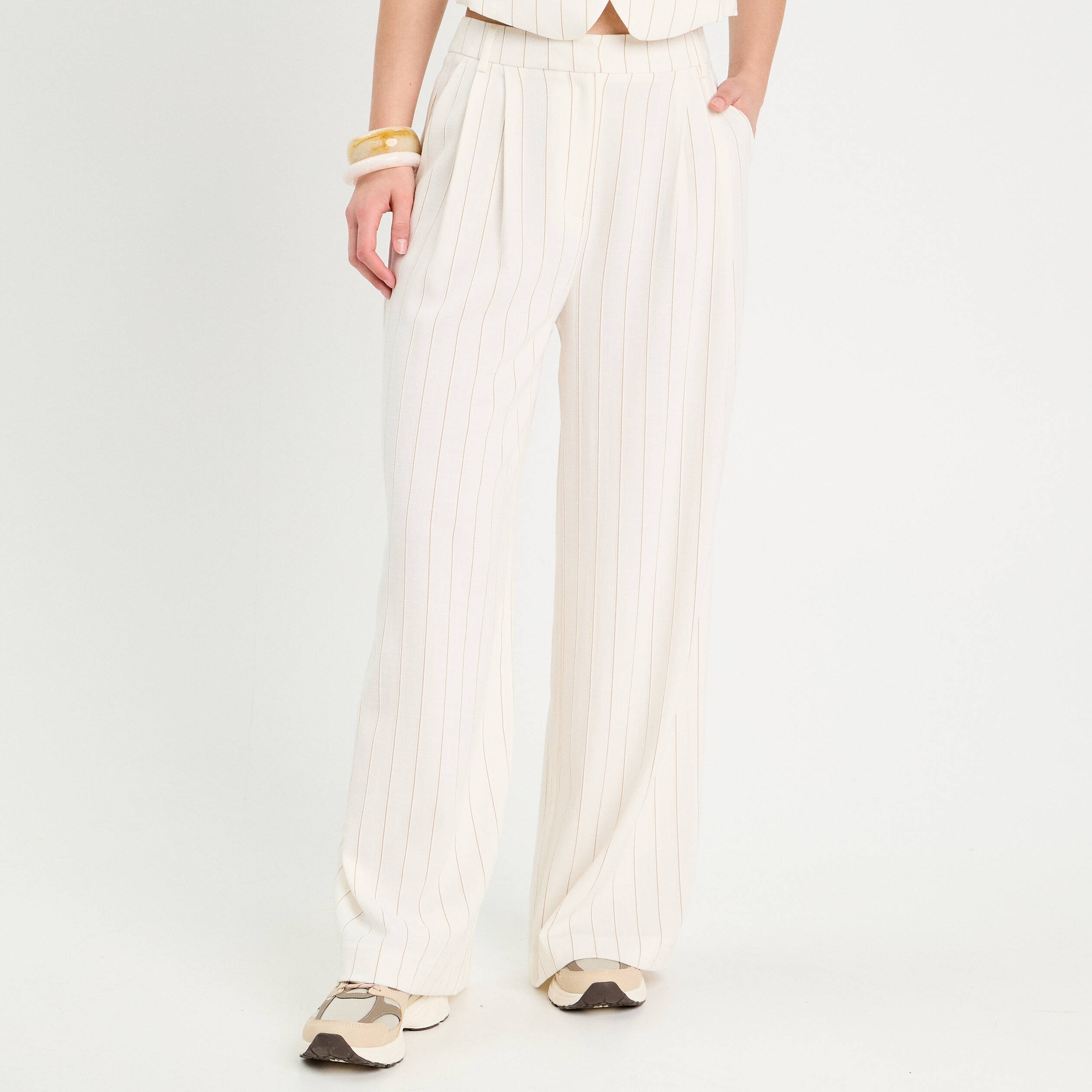 pantalon large avec plis blanc femme Pantalon large avec plis blanc femme