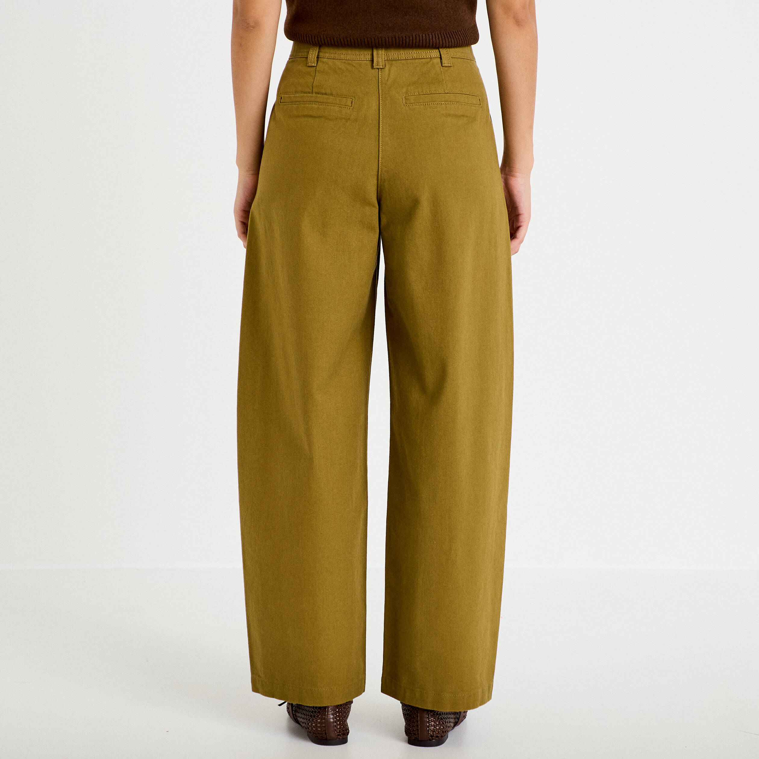 Pantalon chino coupe barrel vert kaki femme