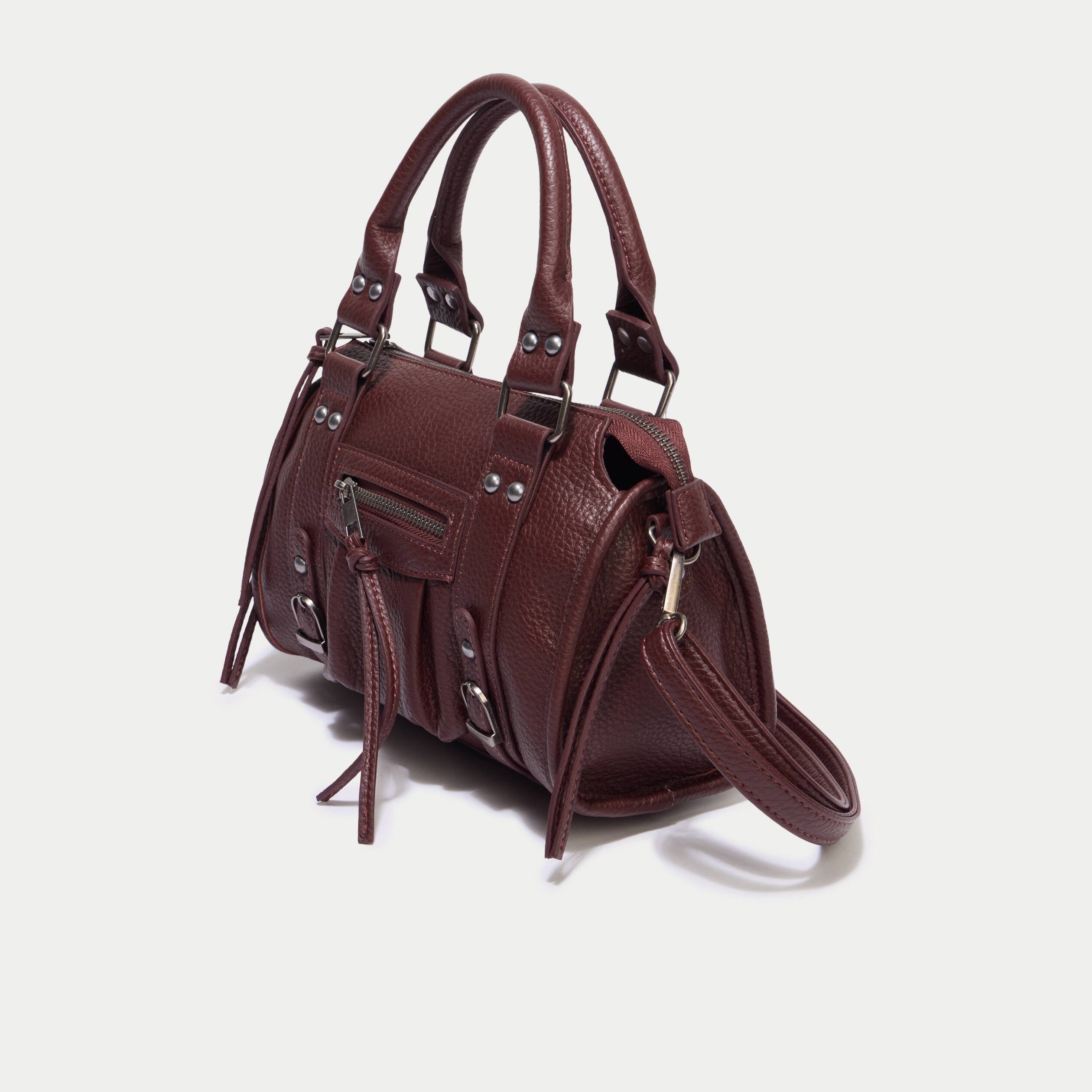 Sac port&eacute; main bordeaux femme