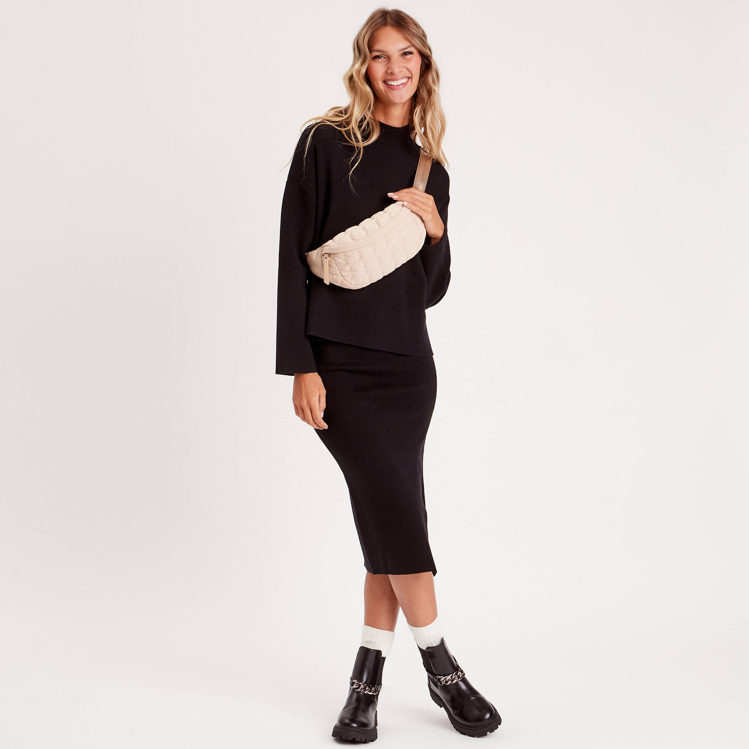 Pull noir sale col montant femme