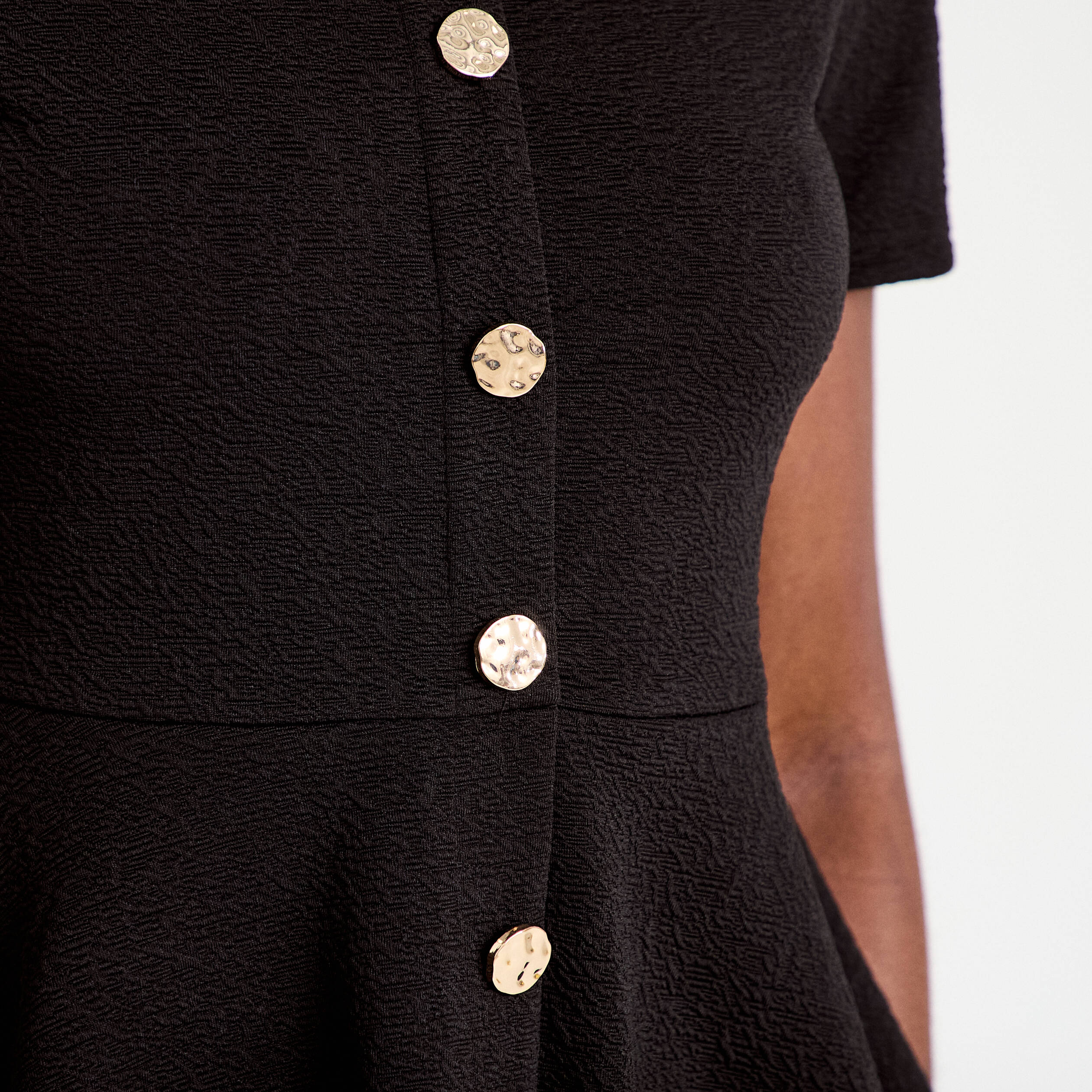 Top cintr&eacute; p&eacute;plum noir femme