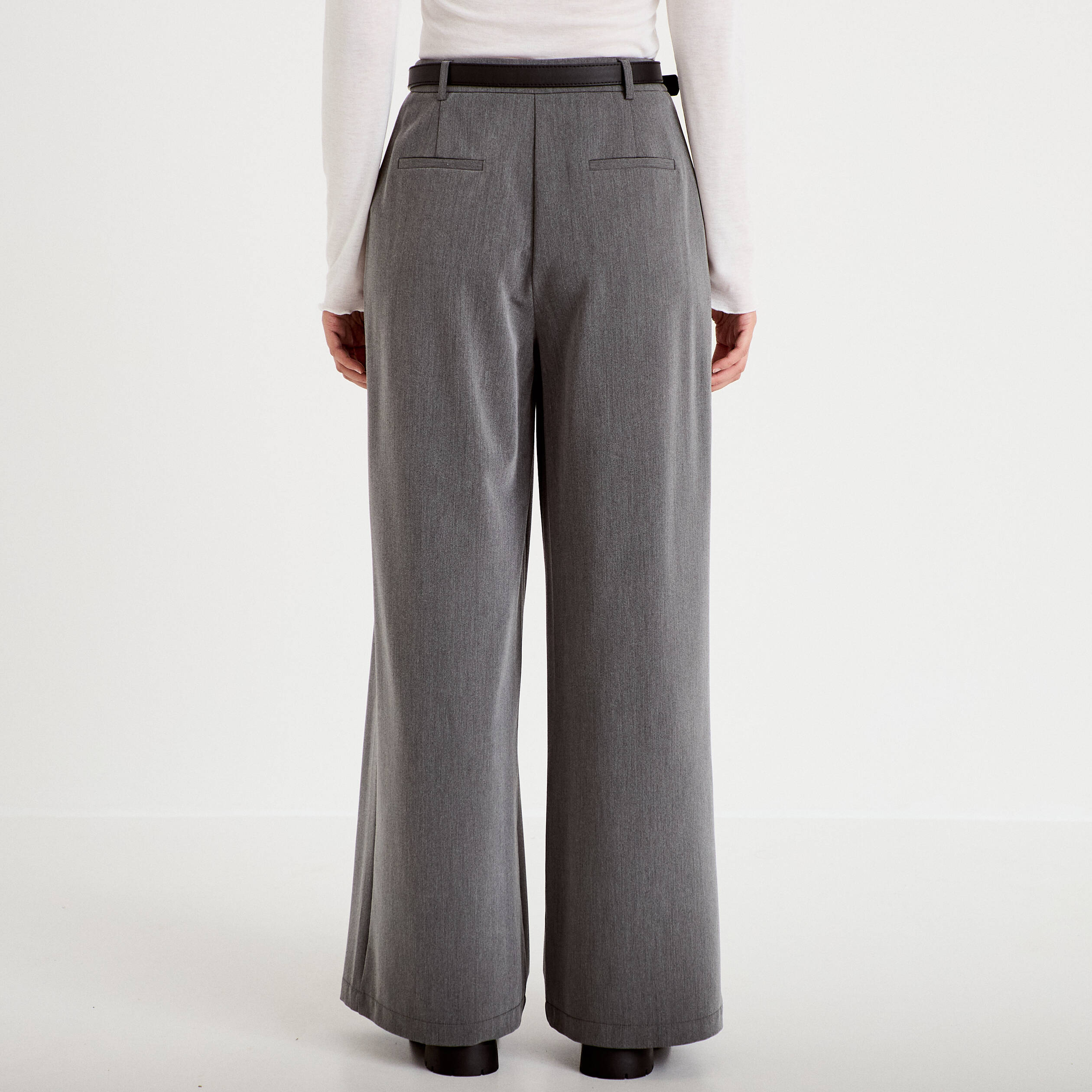 Pantalon large avec ceinture amovible gris clair femme