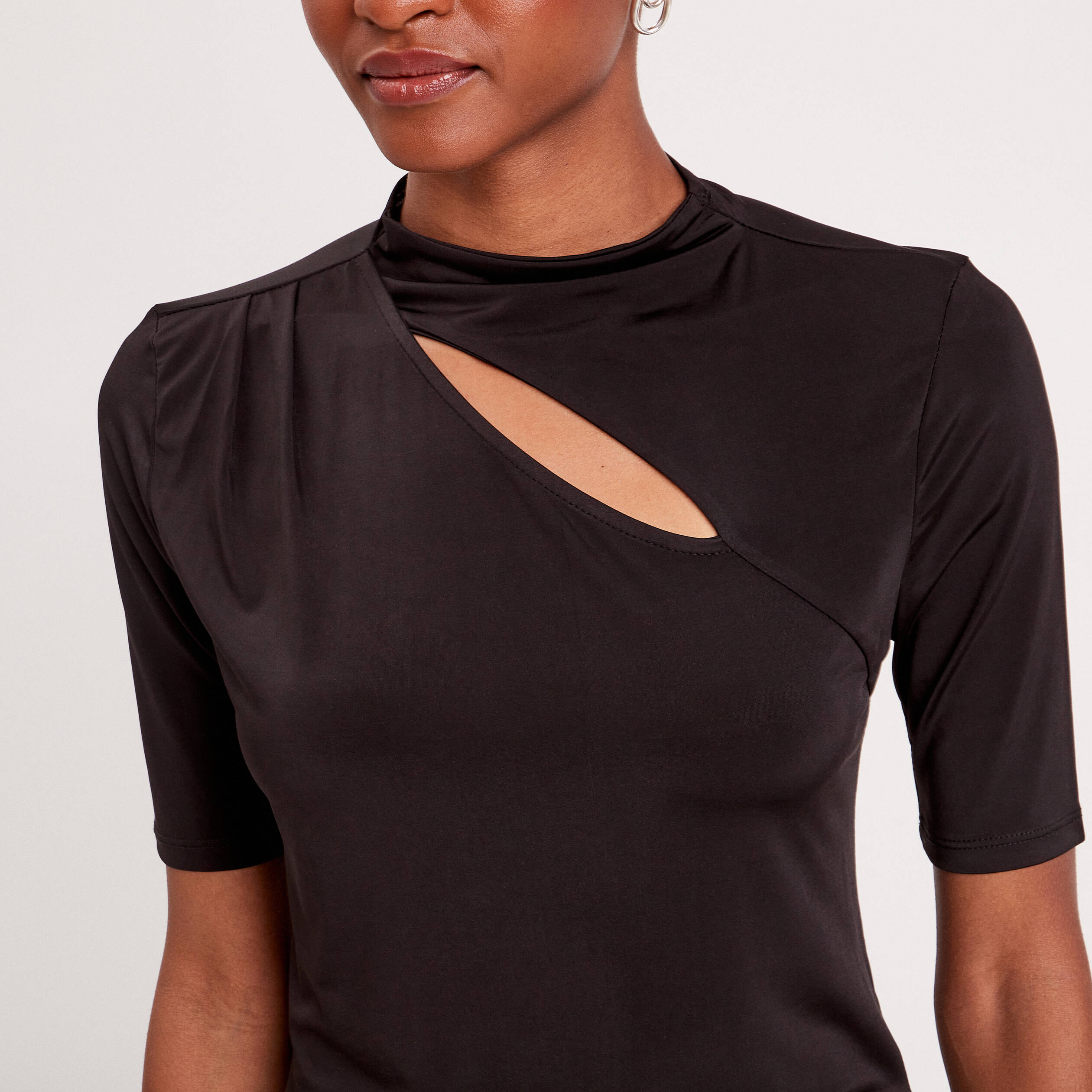 t shirt avec ouverture noir femme T-shirt avec ouverture noir femme