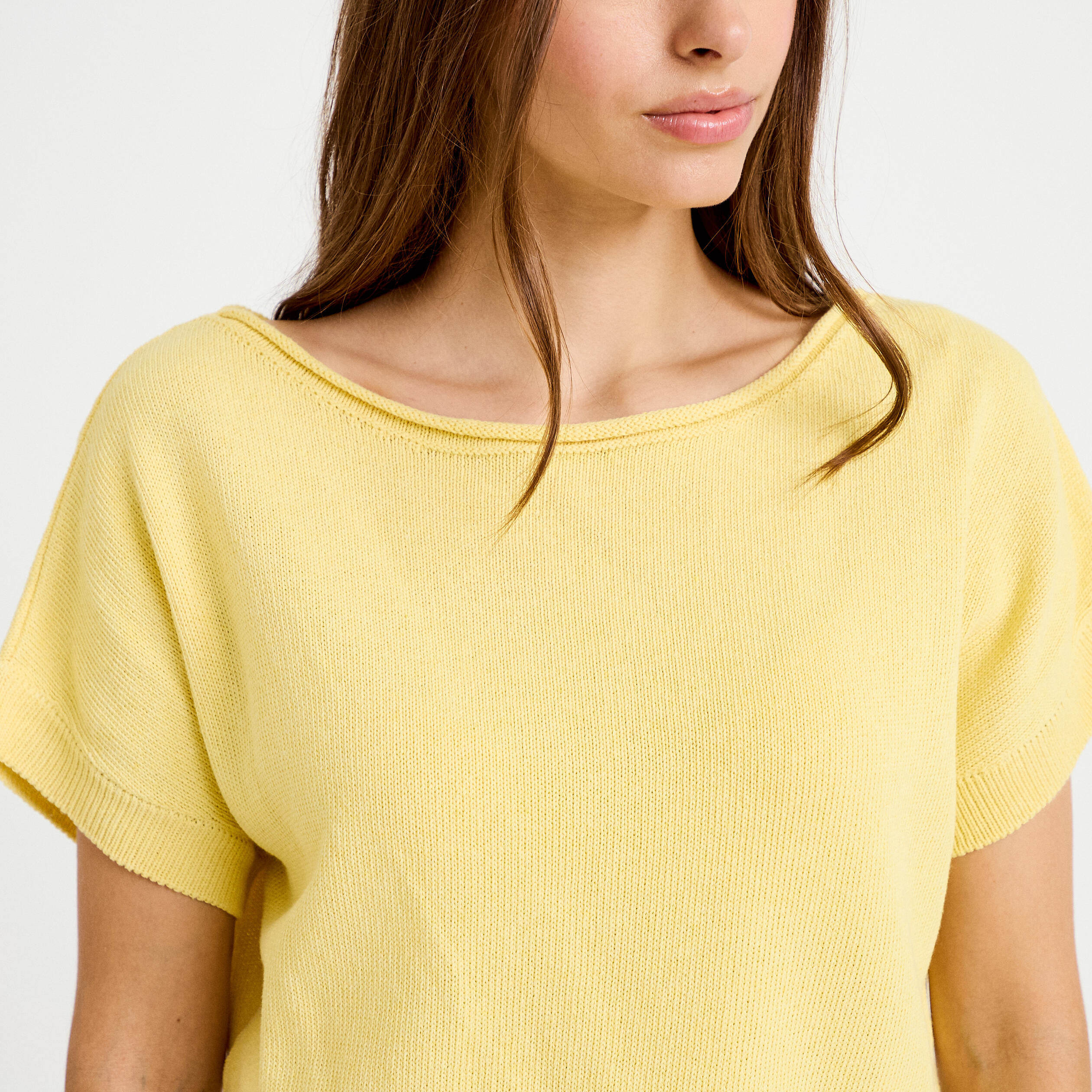 Pull ample cropped manches courtes jaune pastel femme