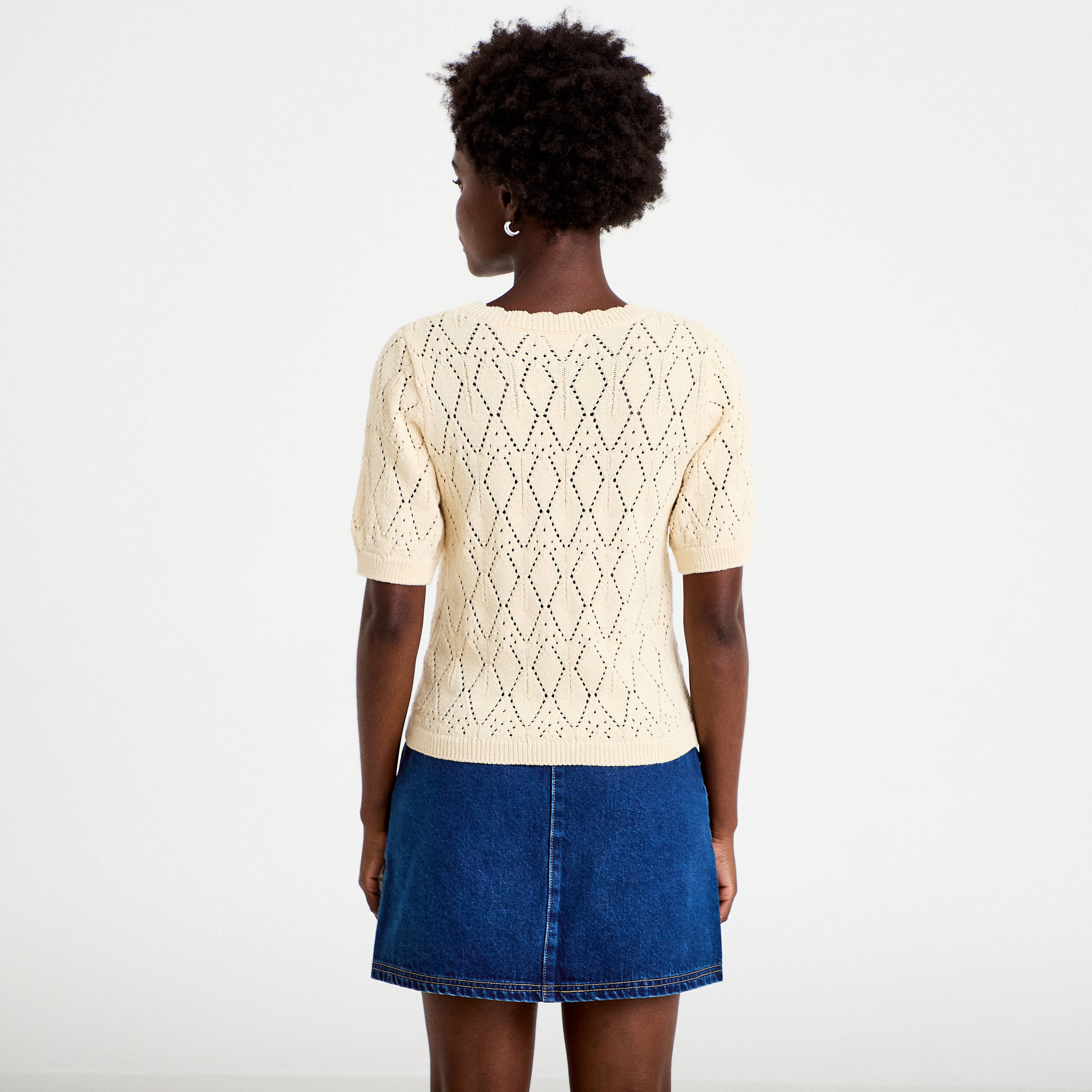 Gilet col v manches courtes brod&eacute; sable femme
