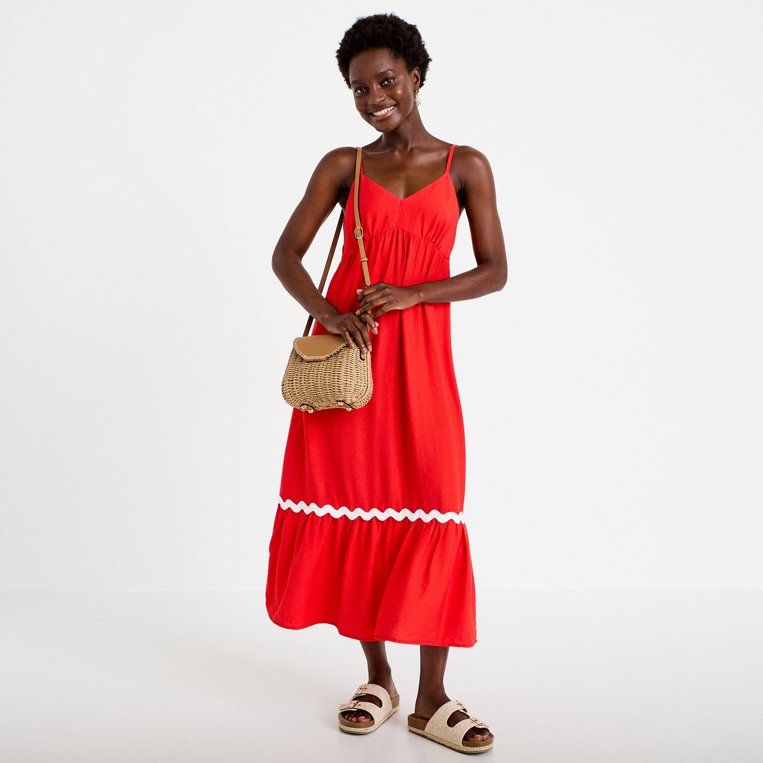 Robe longue &eacute;vas&eacute;e col v cr&ecirc;pe rouge femme