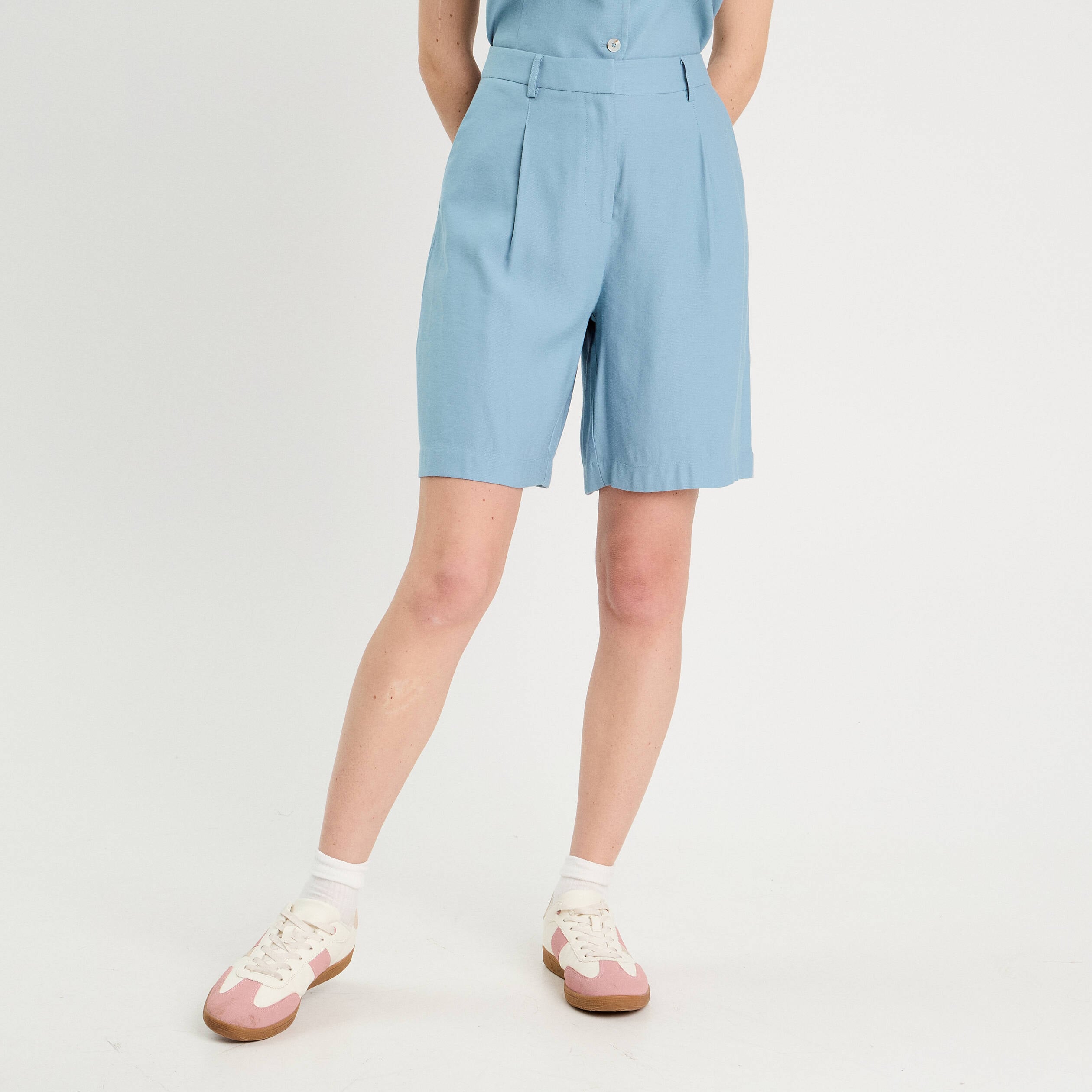 Bermuda droit pinces bleu gris femme