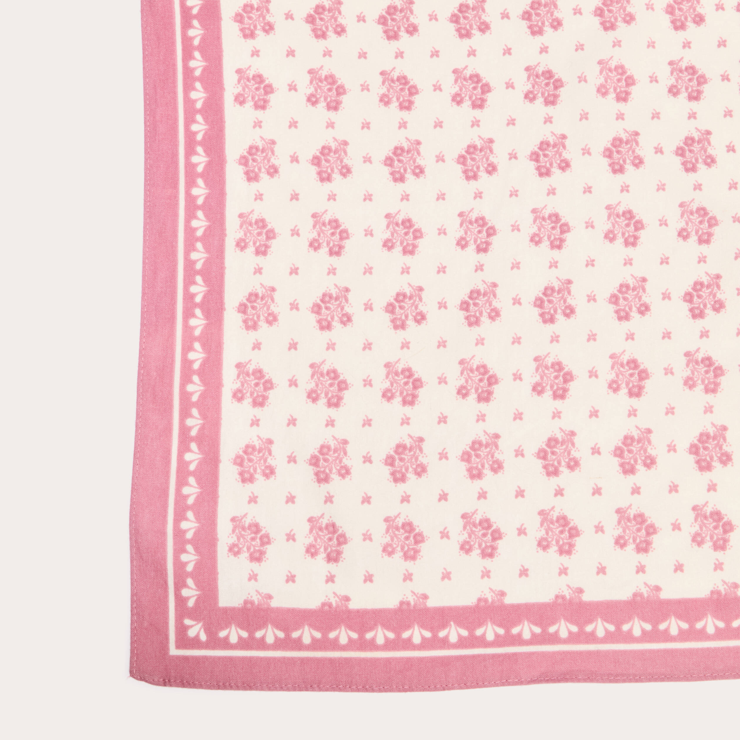 foulard carre rose framboise femme Foulard carré rose framboise femme