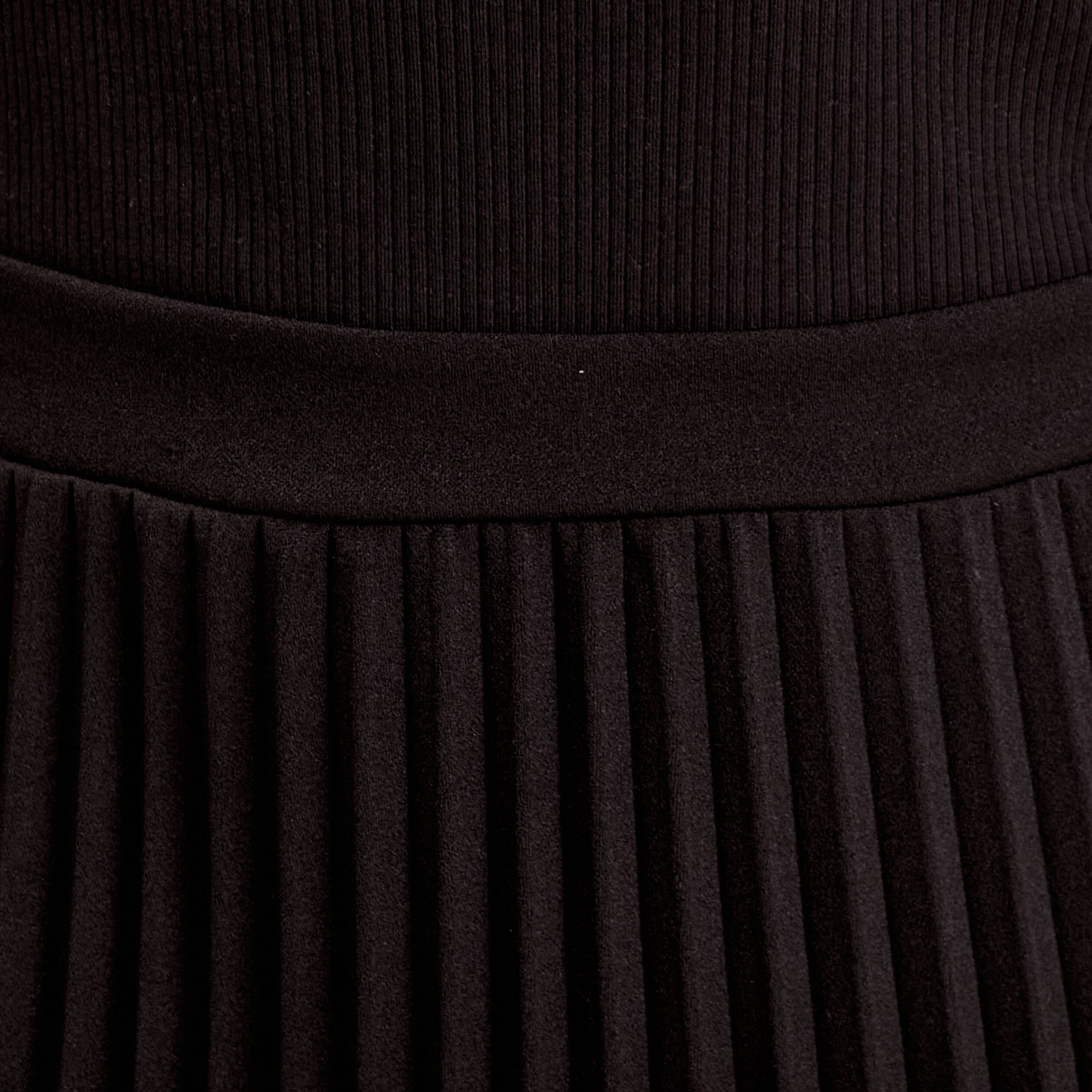 Robe droite pliss&eacute;e noir femme