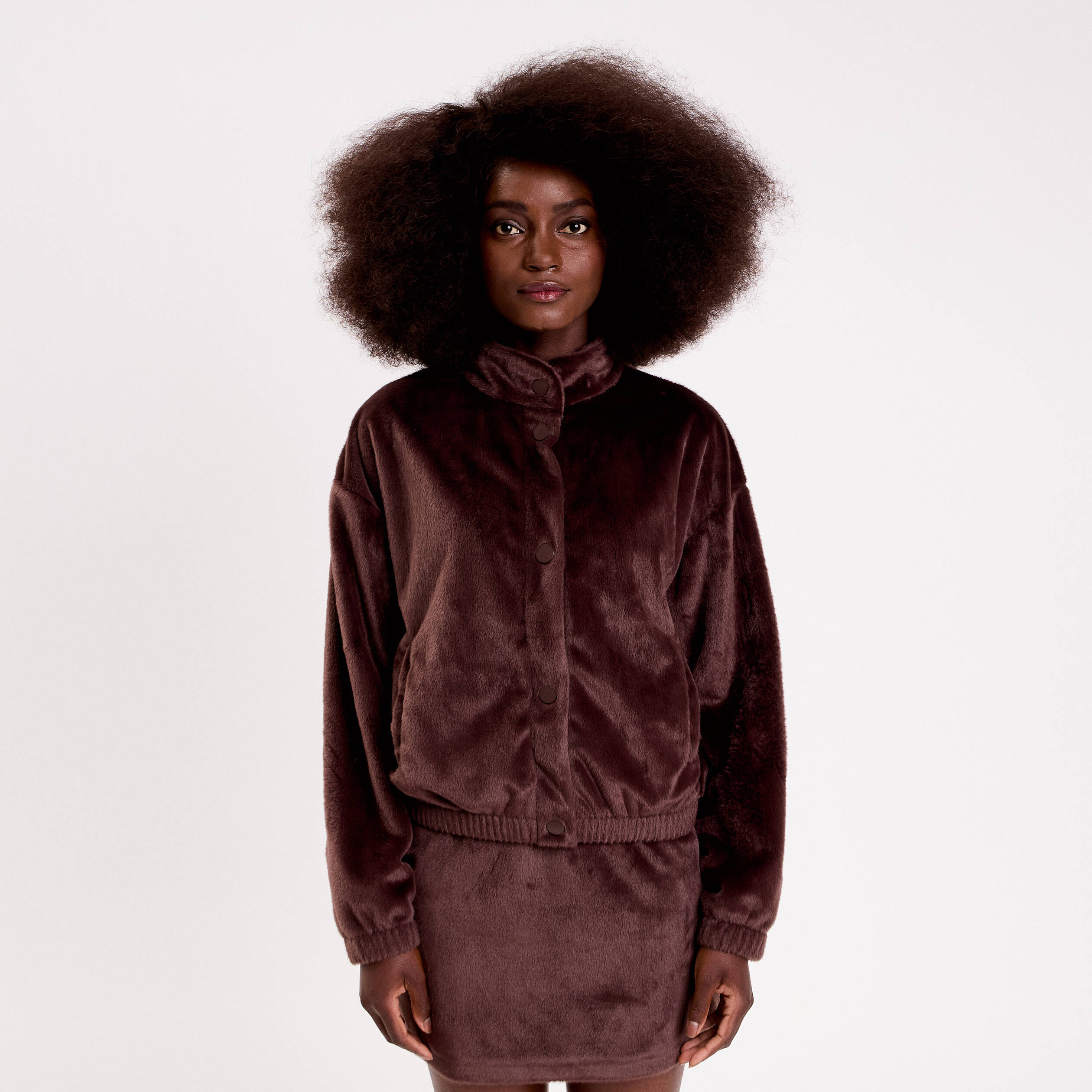 Veste fausse fourrure marron fonc&eacute; femme