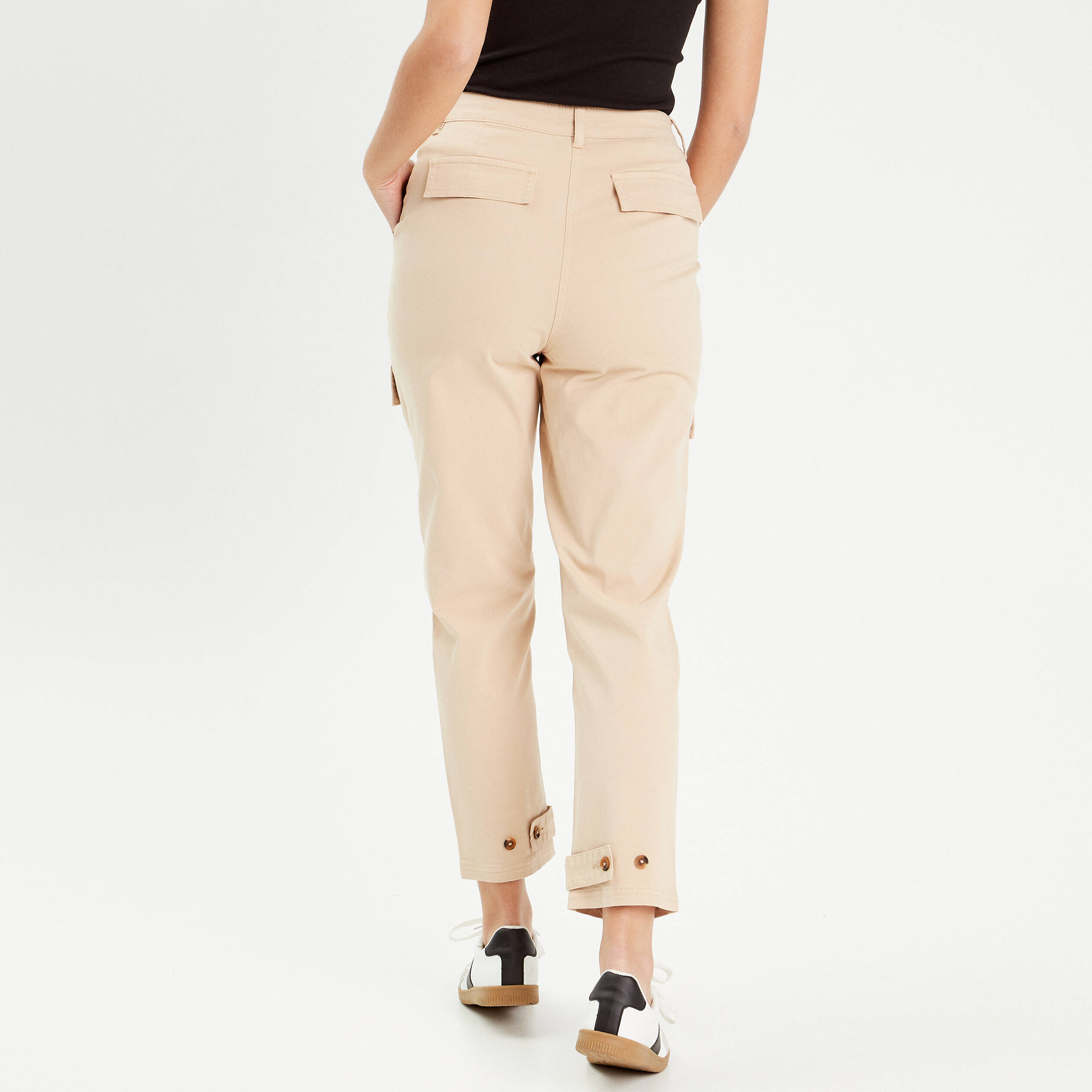 pantalon cargo bas resserre sable femme Pantalon cargo bas resserré sable femme