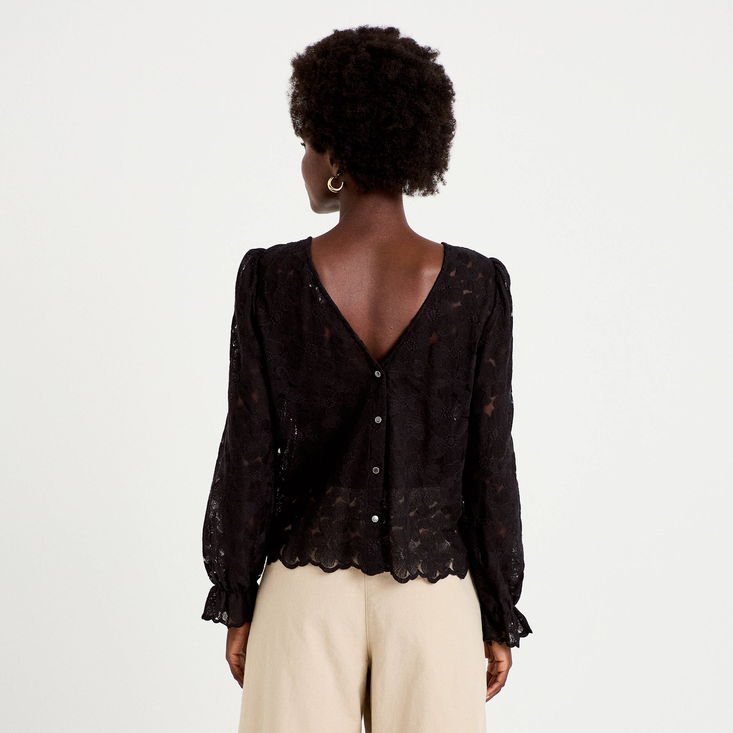 Blouse droite col v en dentelle noir femme