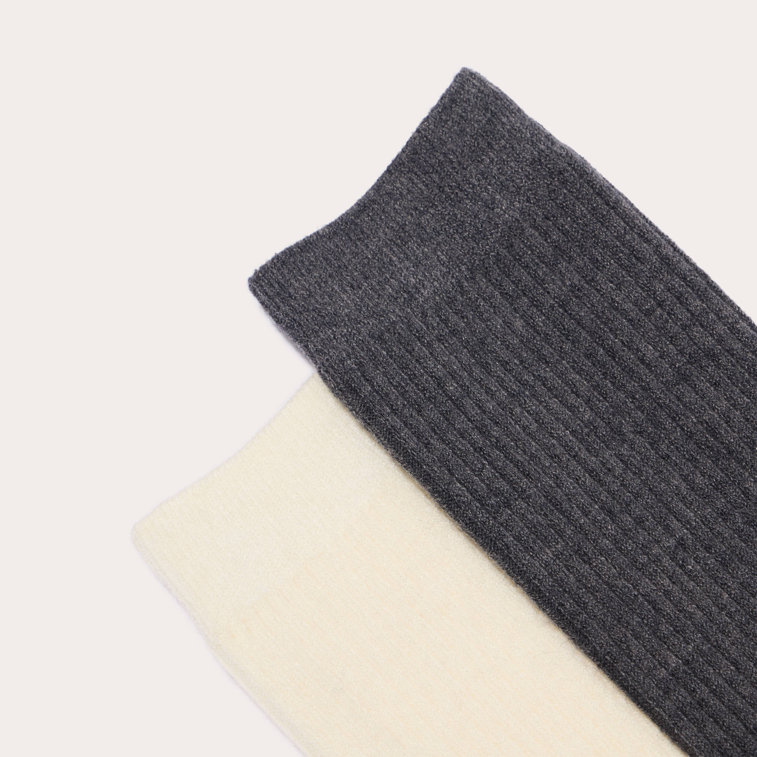 Lot de 2 paires de chaussettes gris fonc&eacute; femme