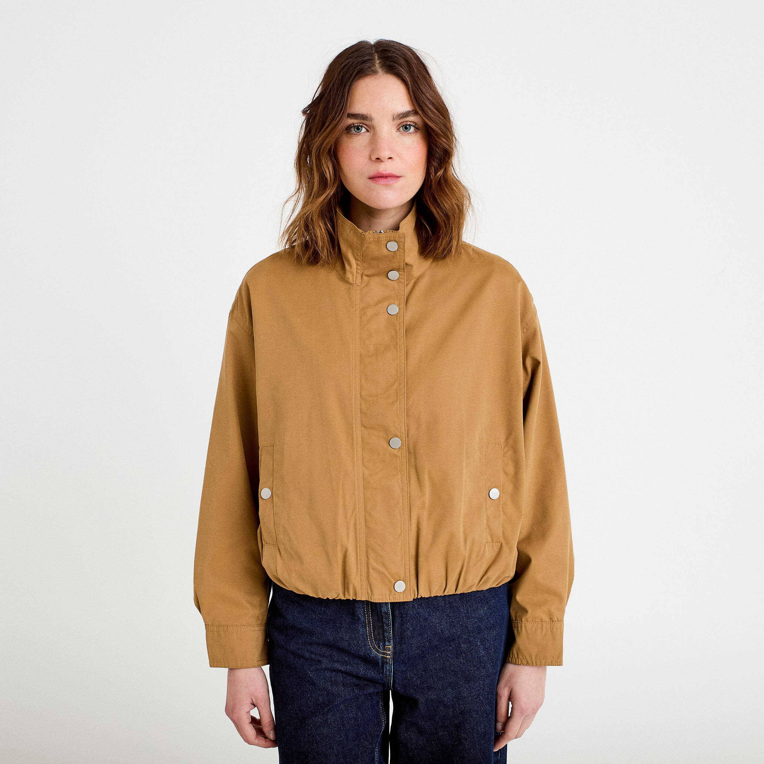 Blouson court bas resserr&eacute; camel femme