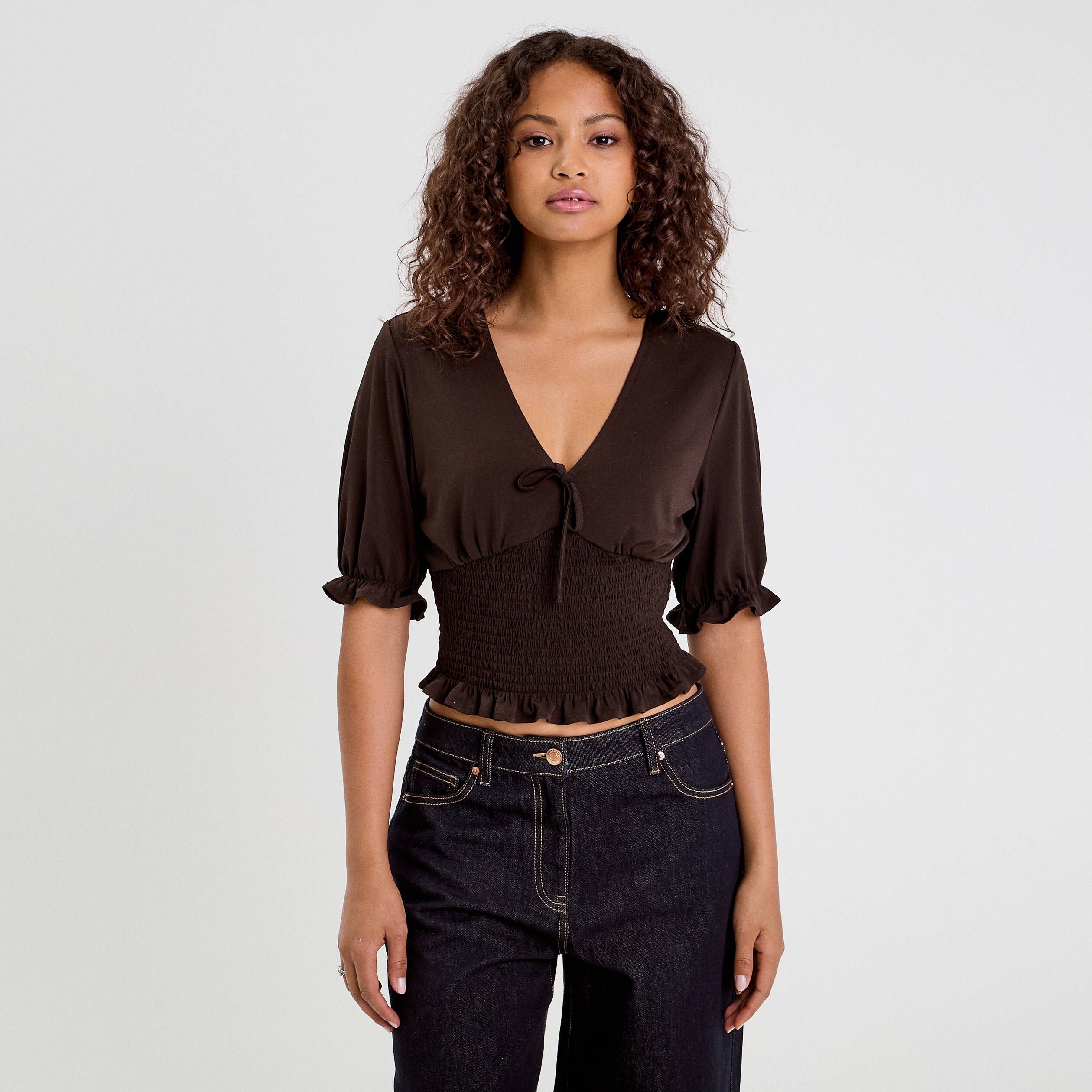 blouse manches courtes smockee marron fonce femme Blouse manches courtes smockée marron foncé femme