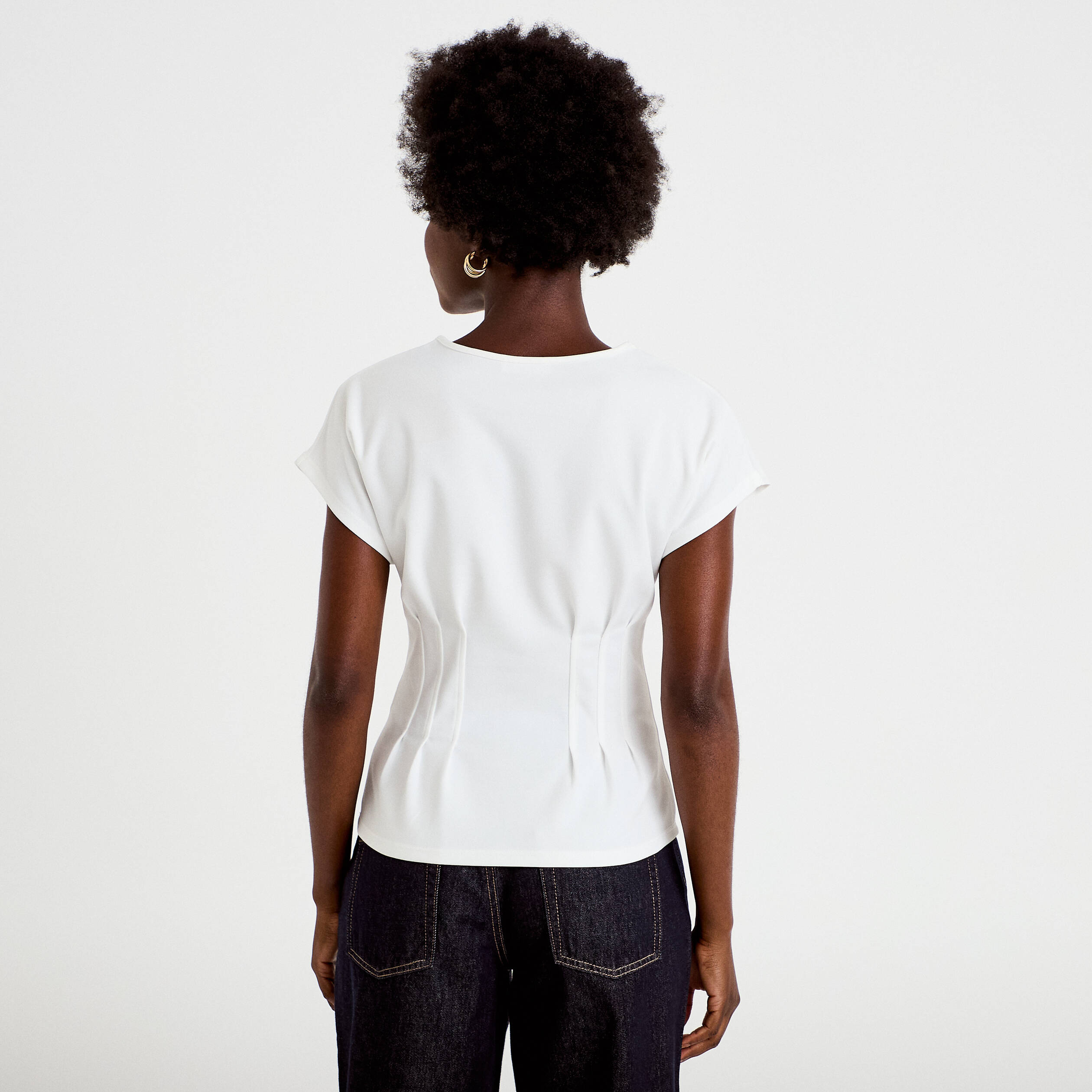 Top ajust&eacute; col rond manches courtes ecru femme