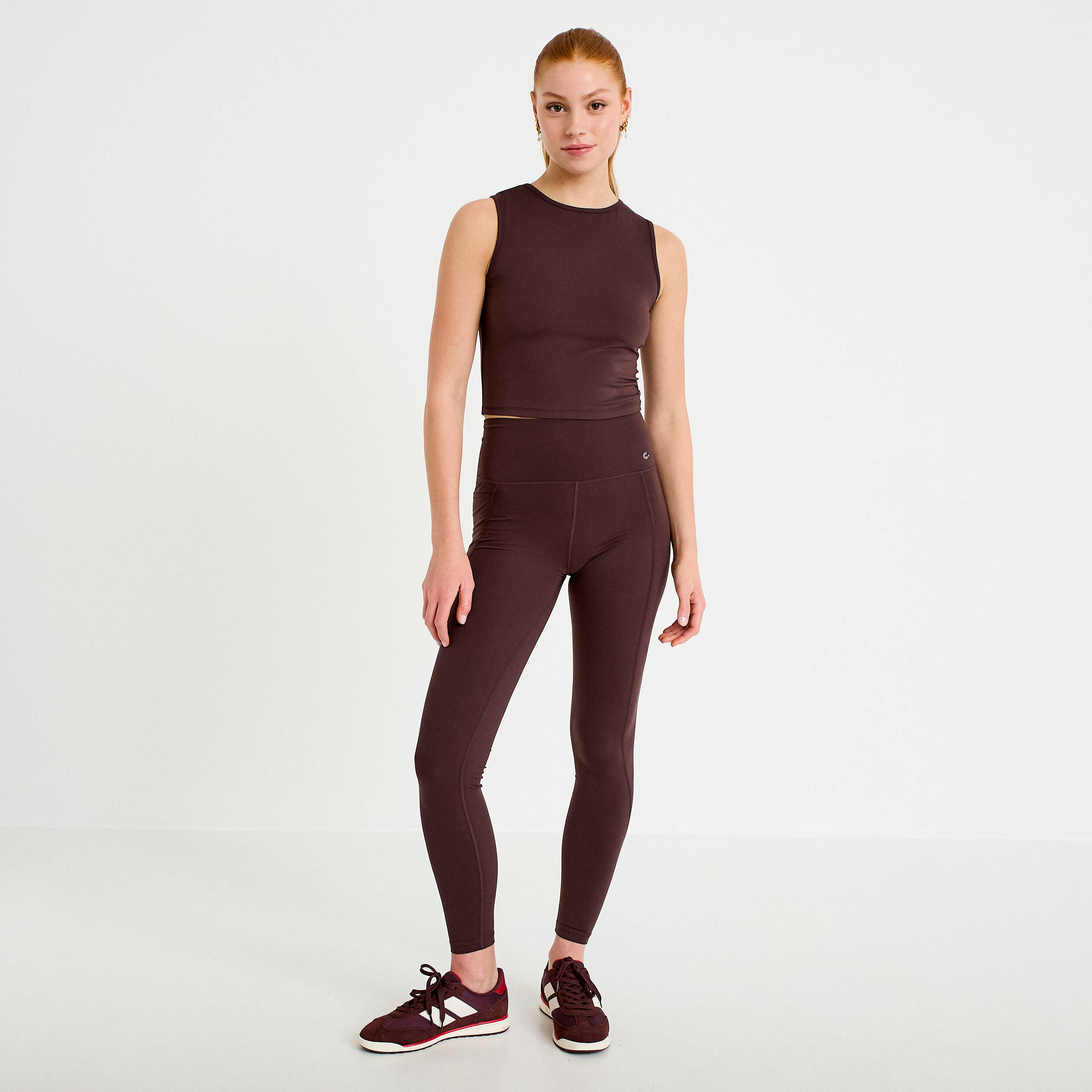 D&eacute;bardeur col rond activewear marron fonc&eacute; femme