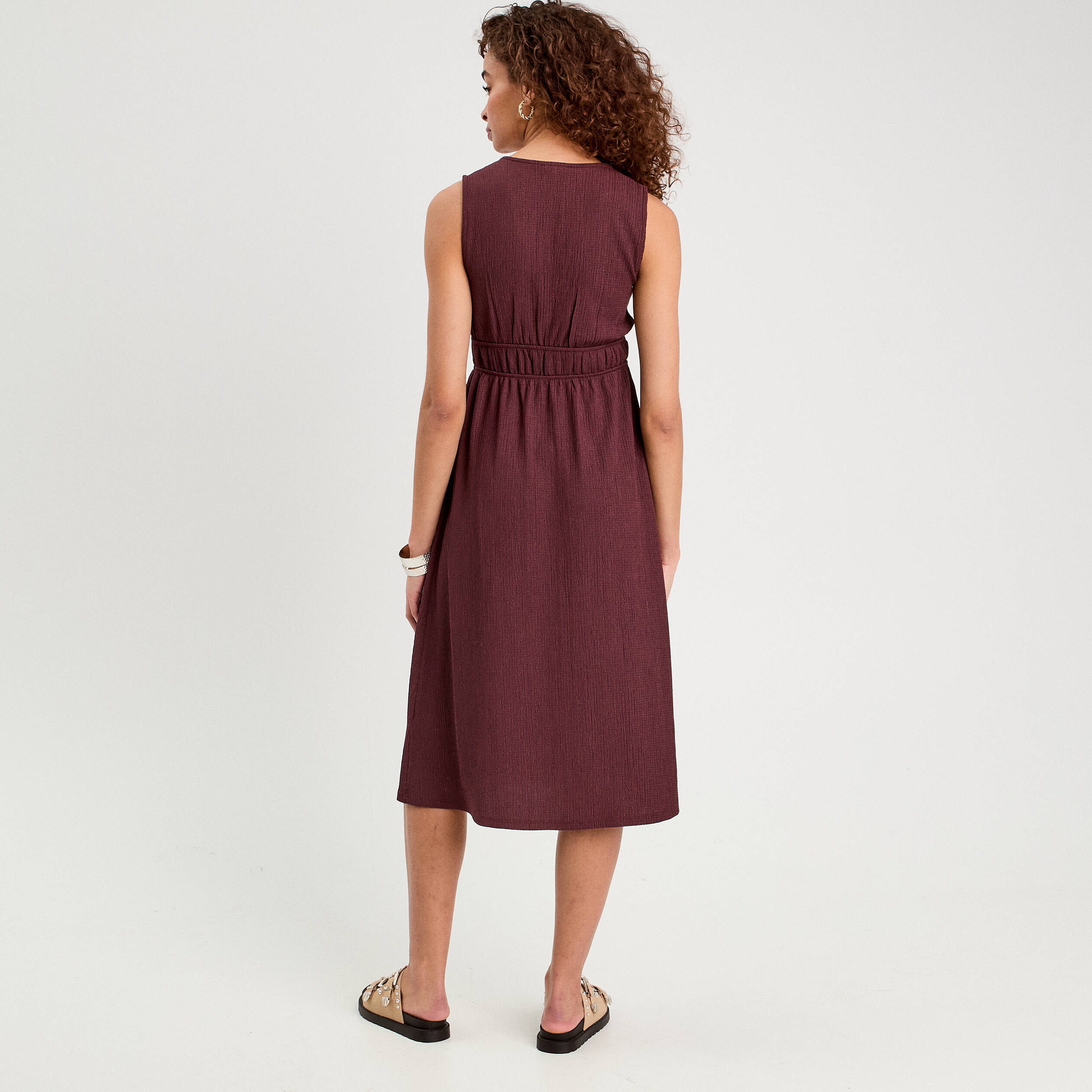 Robe midi &eacute;vas&eacute;e sans manches prune femme