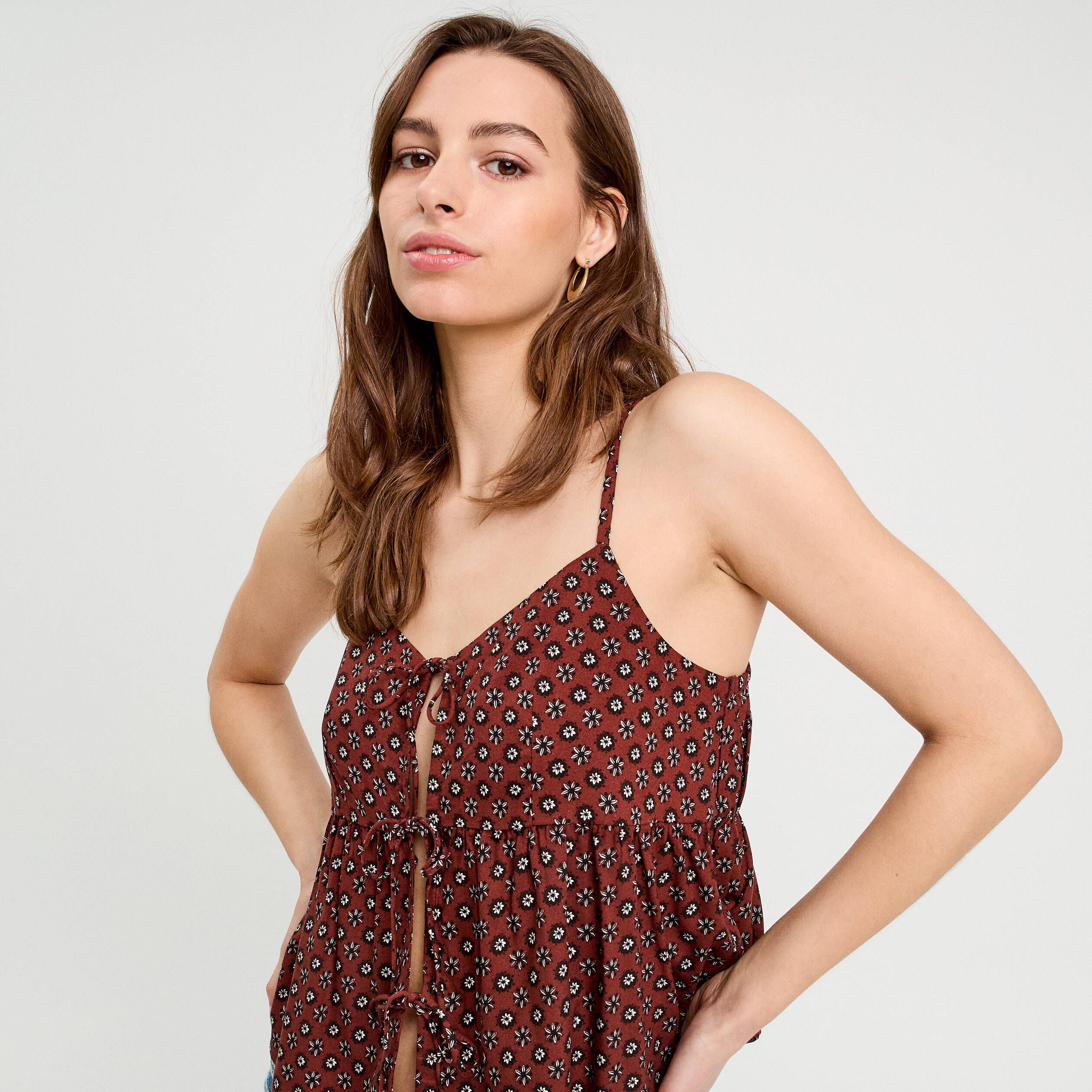 Débardeur noeuds bretelles fines marron cognac femme