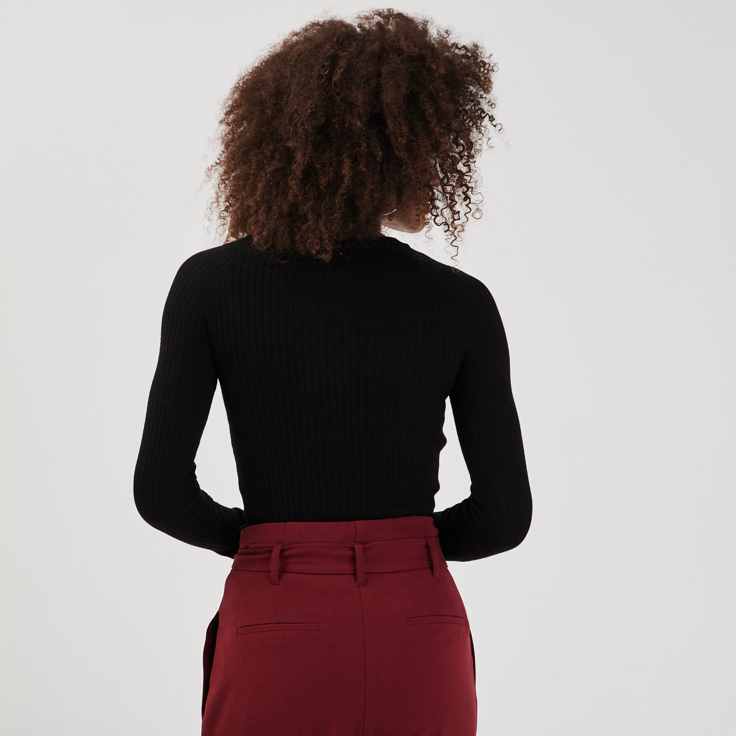 Pull c&ocirc;tel&eacute; avec boutons noir femme
