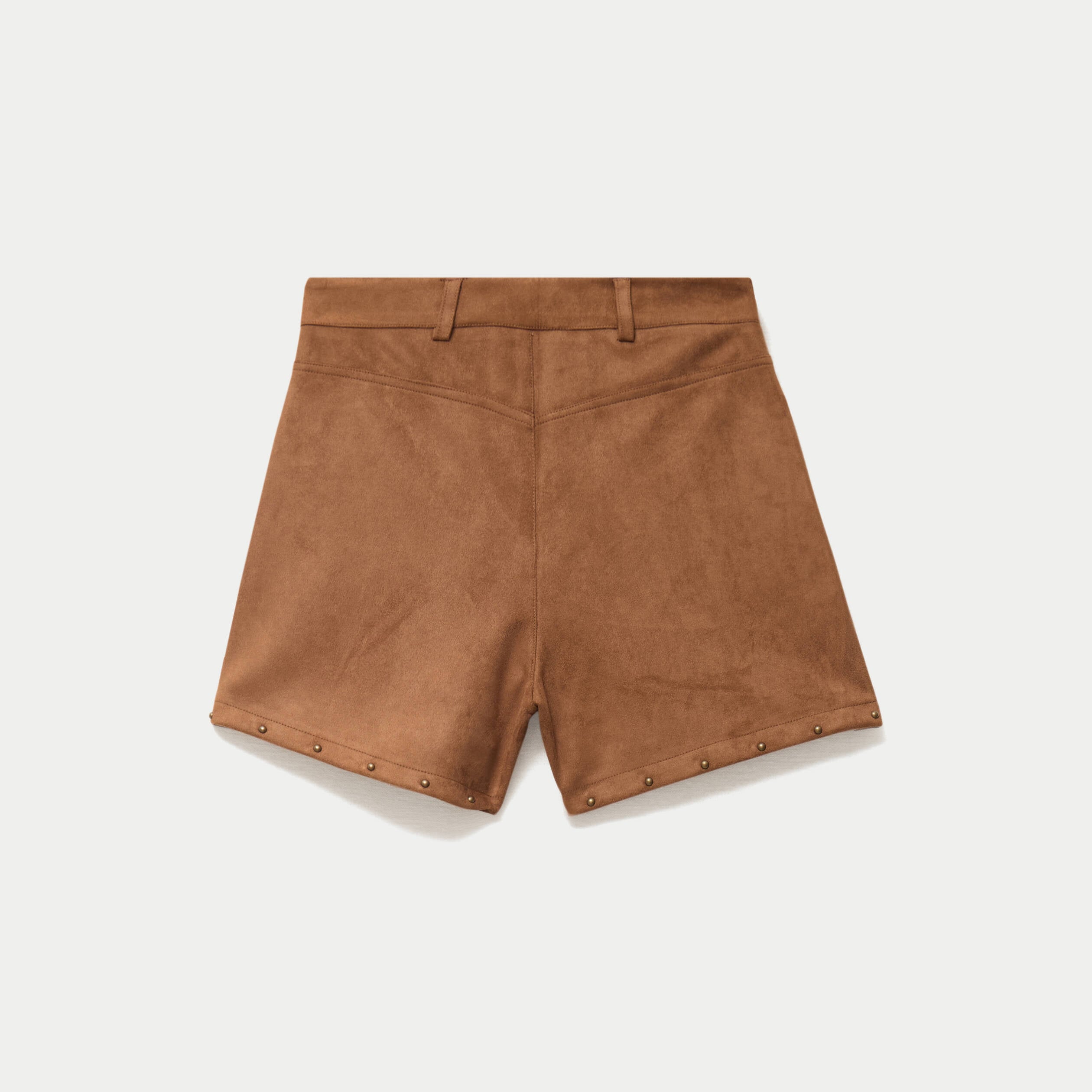 Short taille haute aspect daim clout&eacute; camel femme