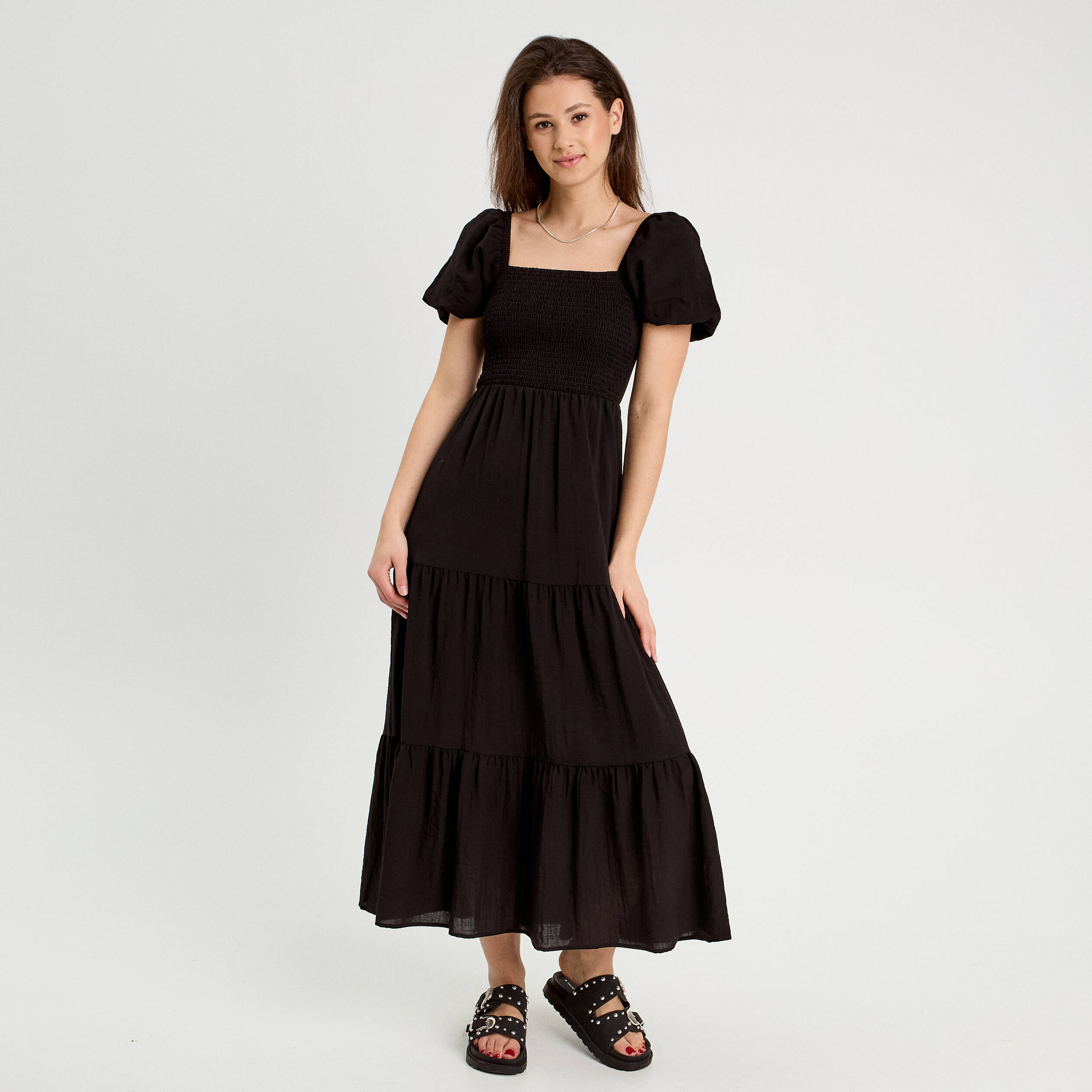 robe longue evasee smockee noir femme Robe longue évasée smockée noir femme