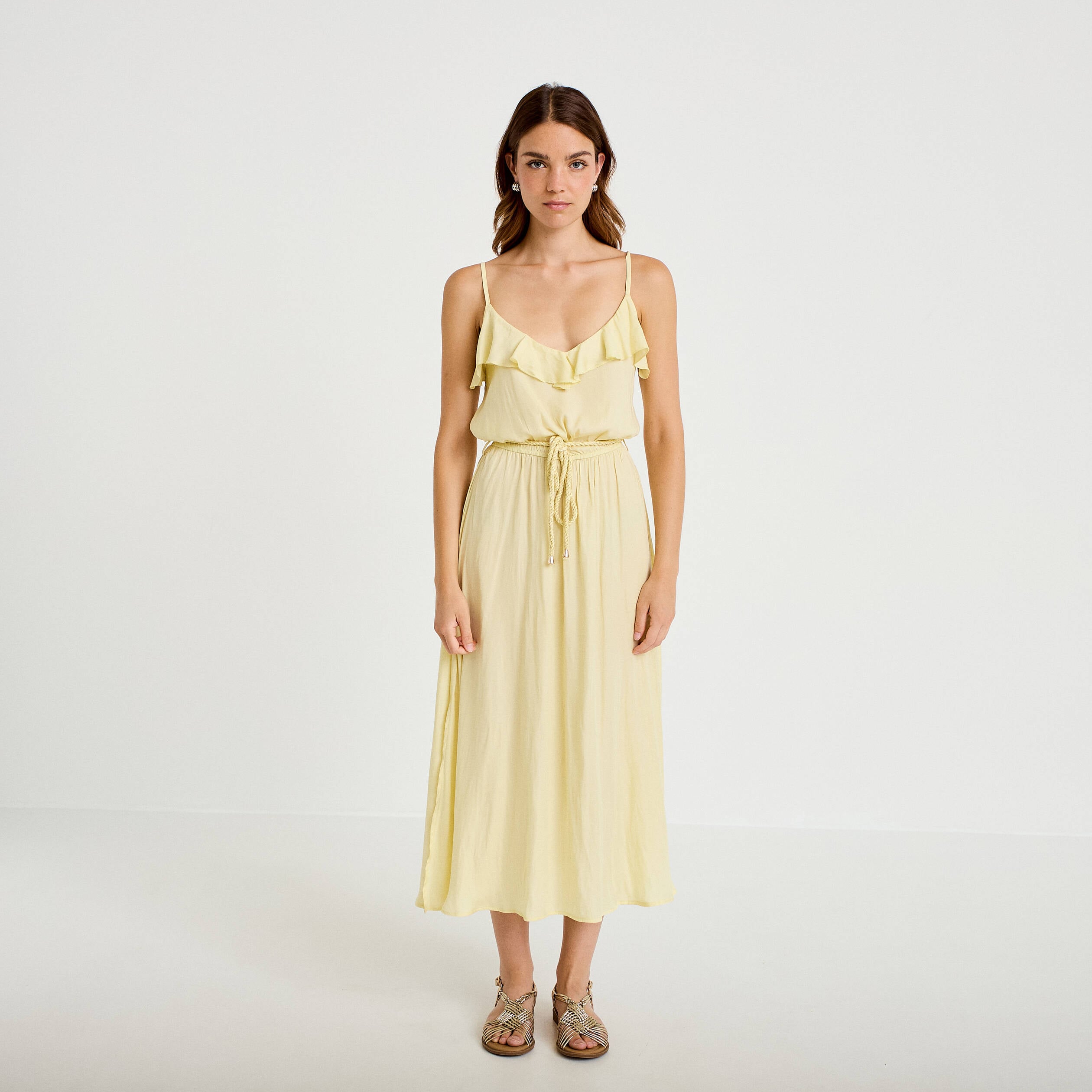 Robe longue &eacute;vas&eacute;e col v bretelles jaune clair femme