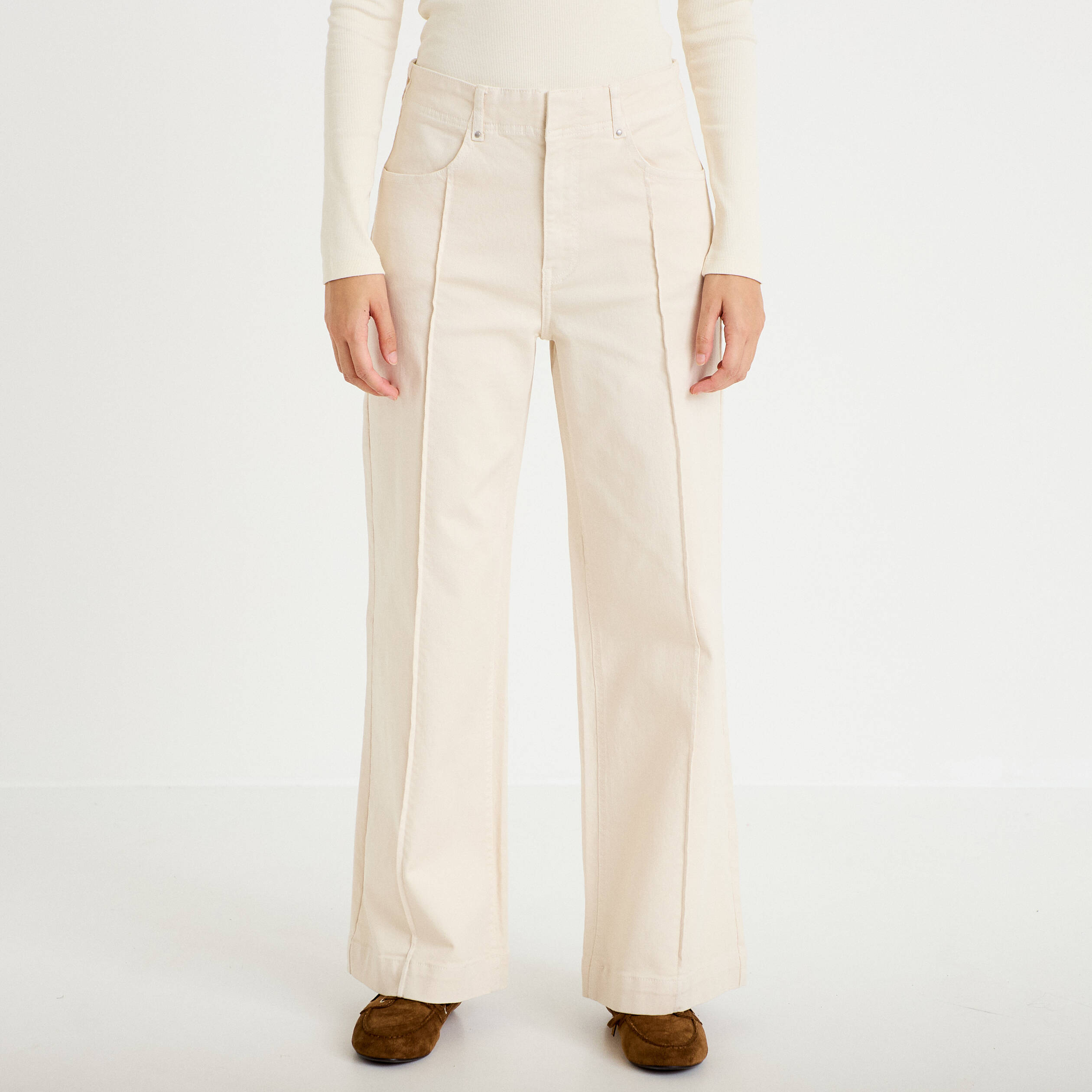 Pantalon bootcut taille basse en jean ecru femme