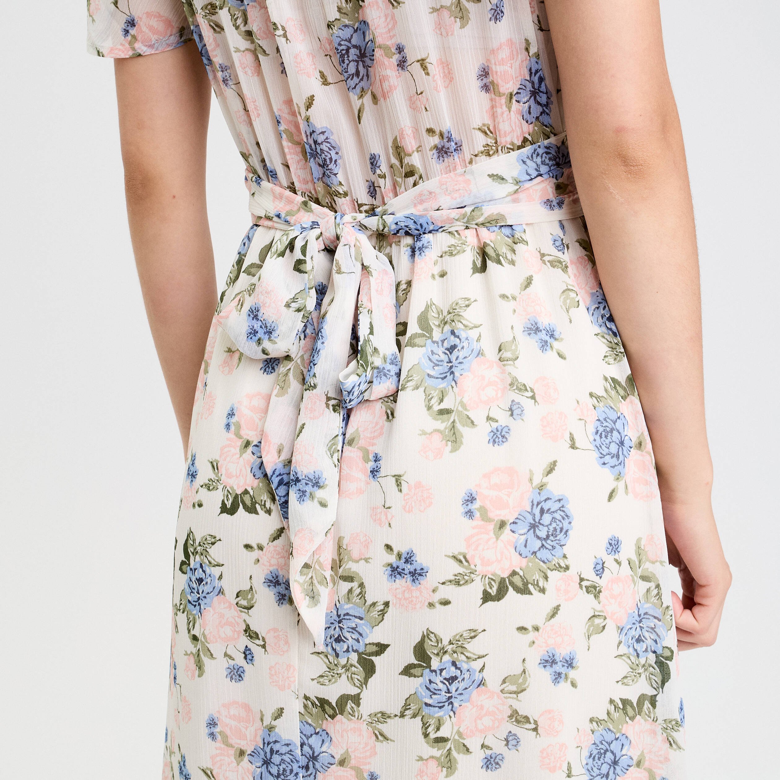 robe evasee col v manches courtes blanc femme Robe évasée col v manches courtes blanc femme