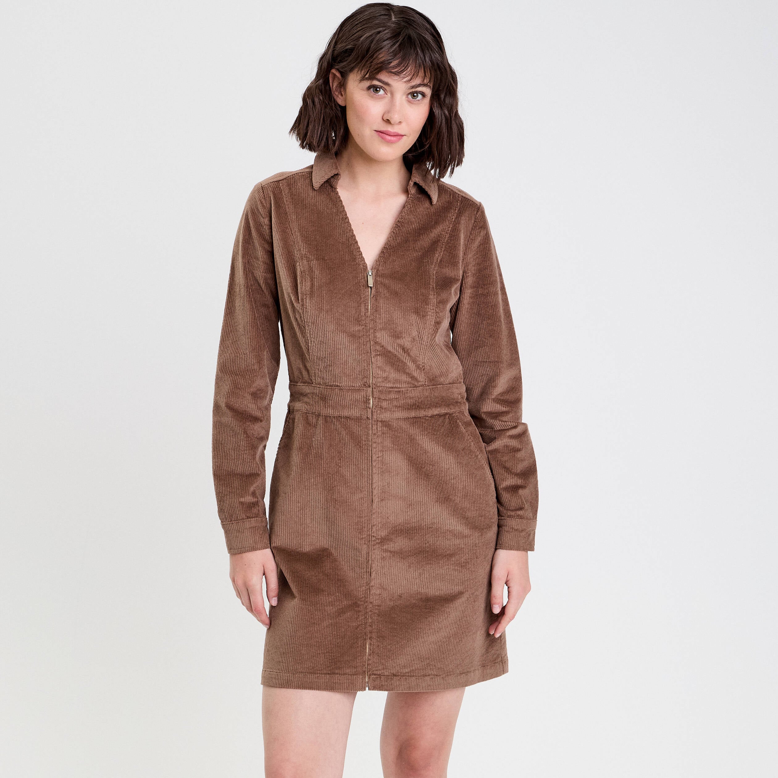 Robe zipp&eacute;e en velours taupe femme