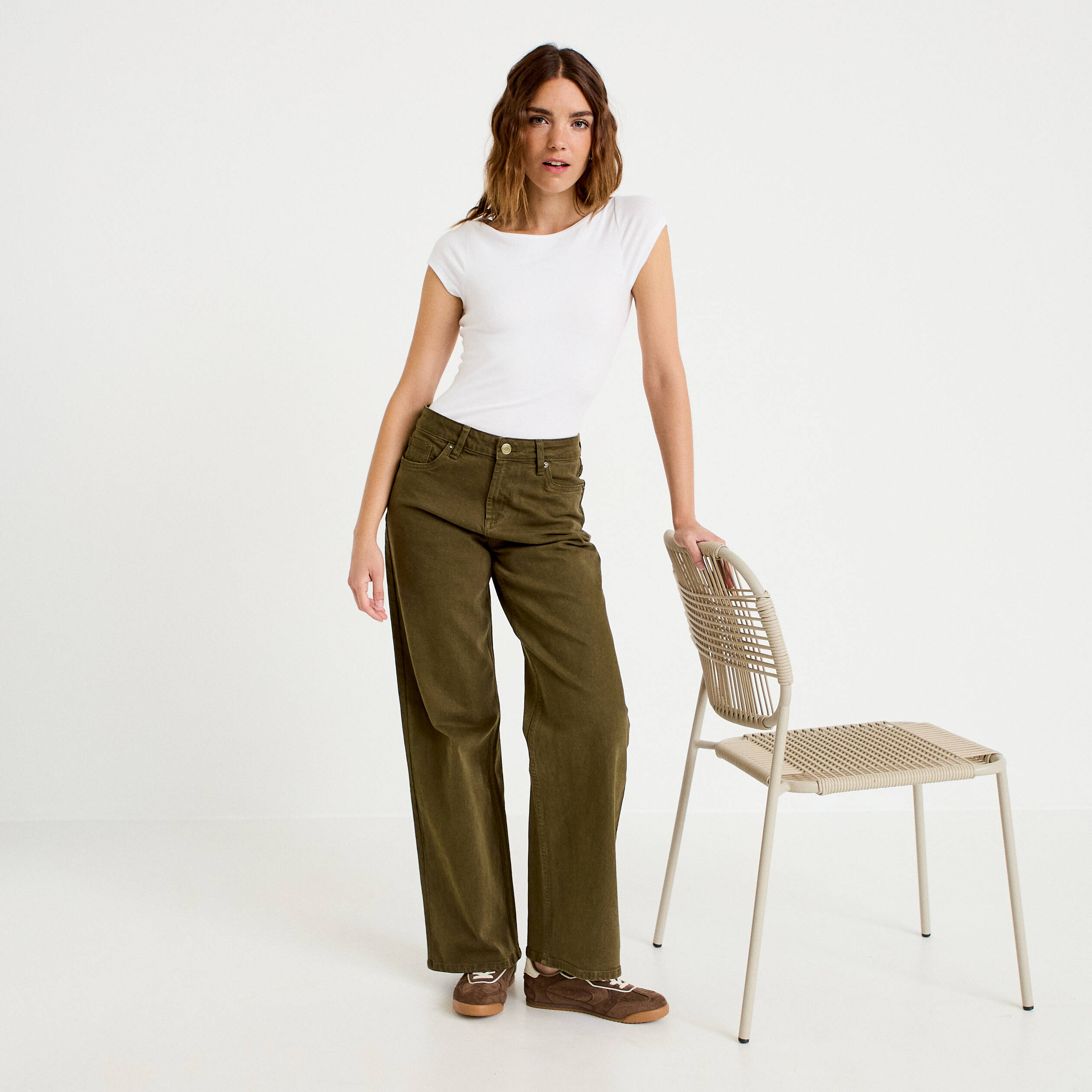 Jean bootcut en velours vert kaki femme