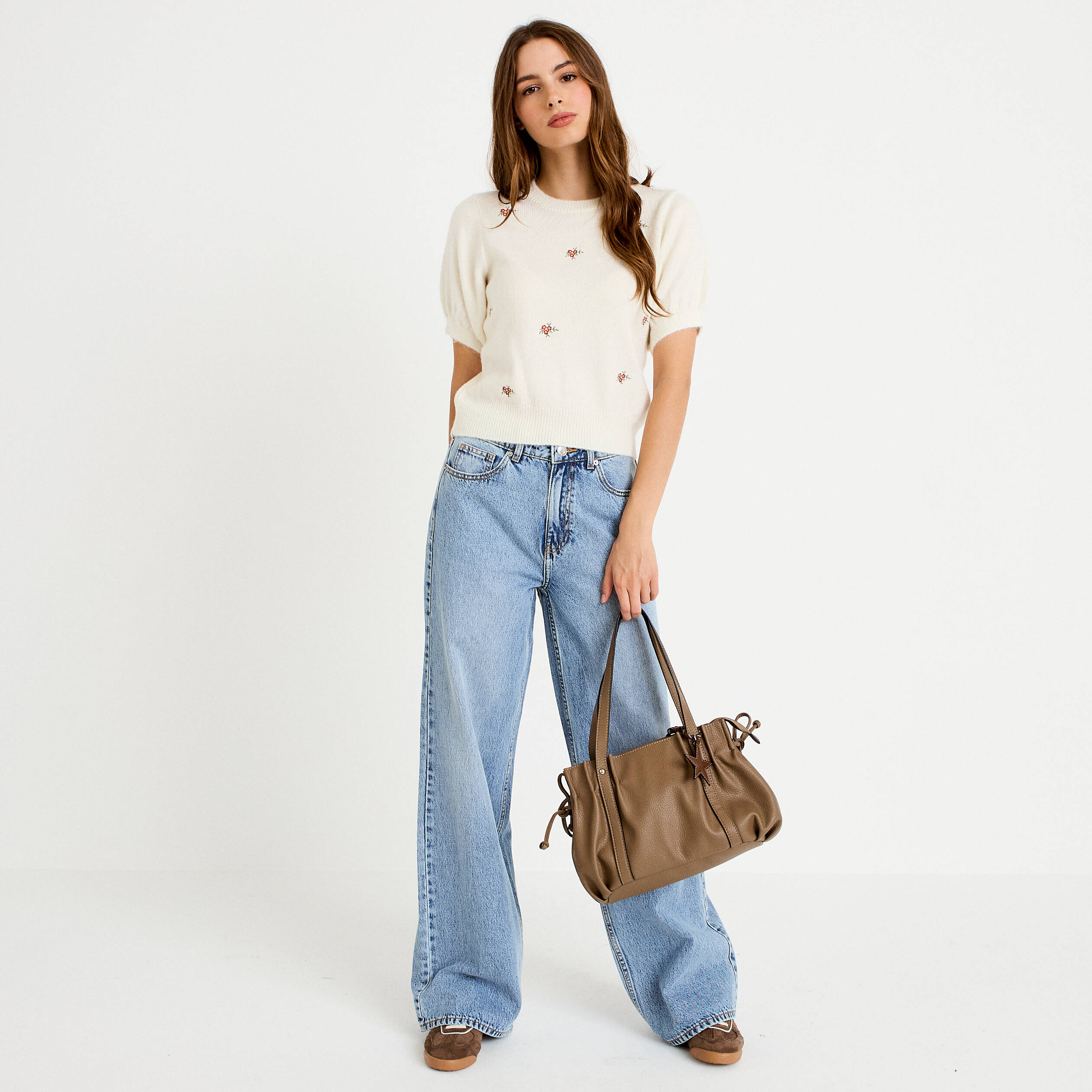 Pull col rond manches courtes brod&eacute; ecru femme