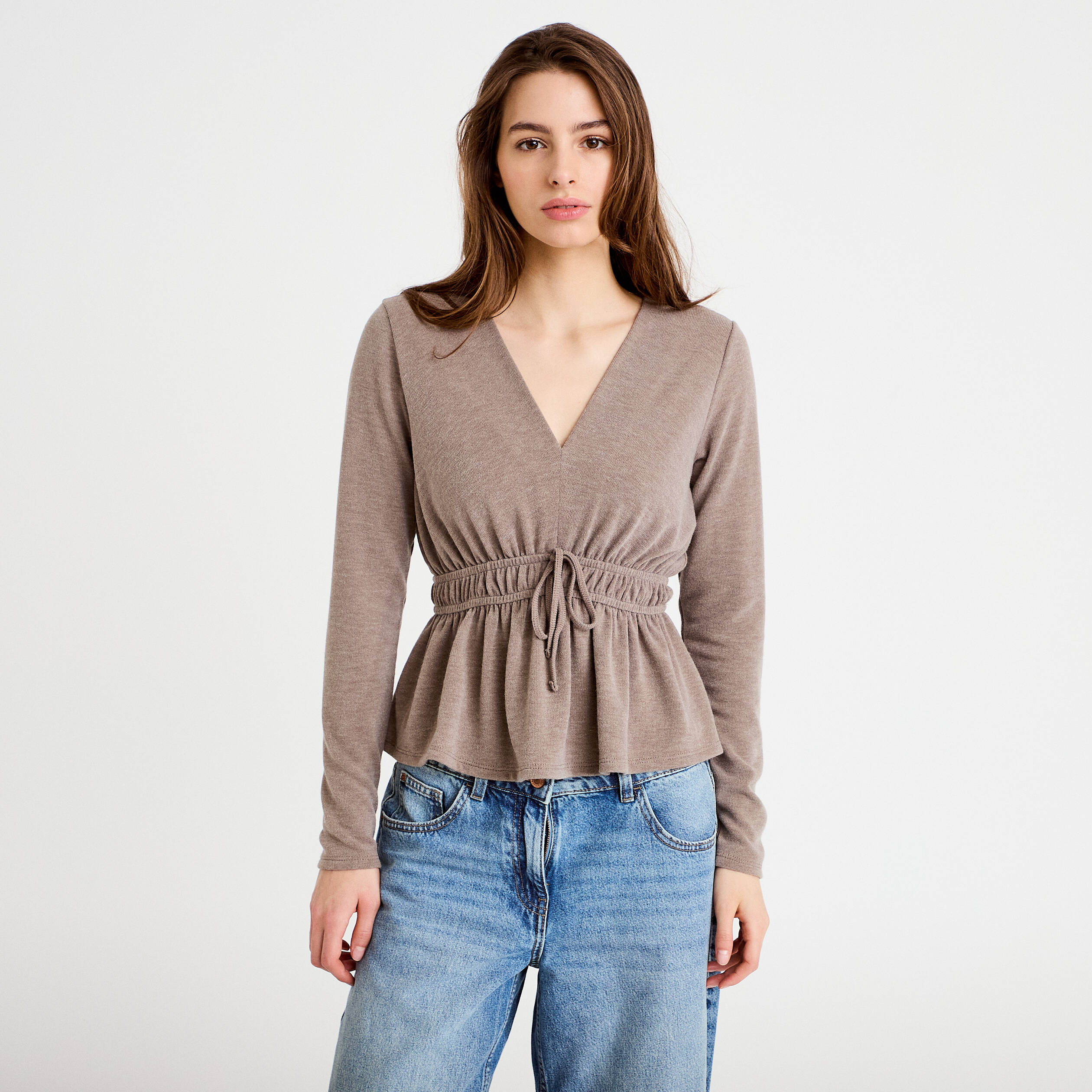 Blouse cintr&eacute;e col v manches longues beige femme