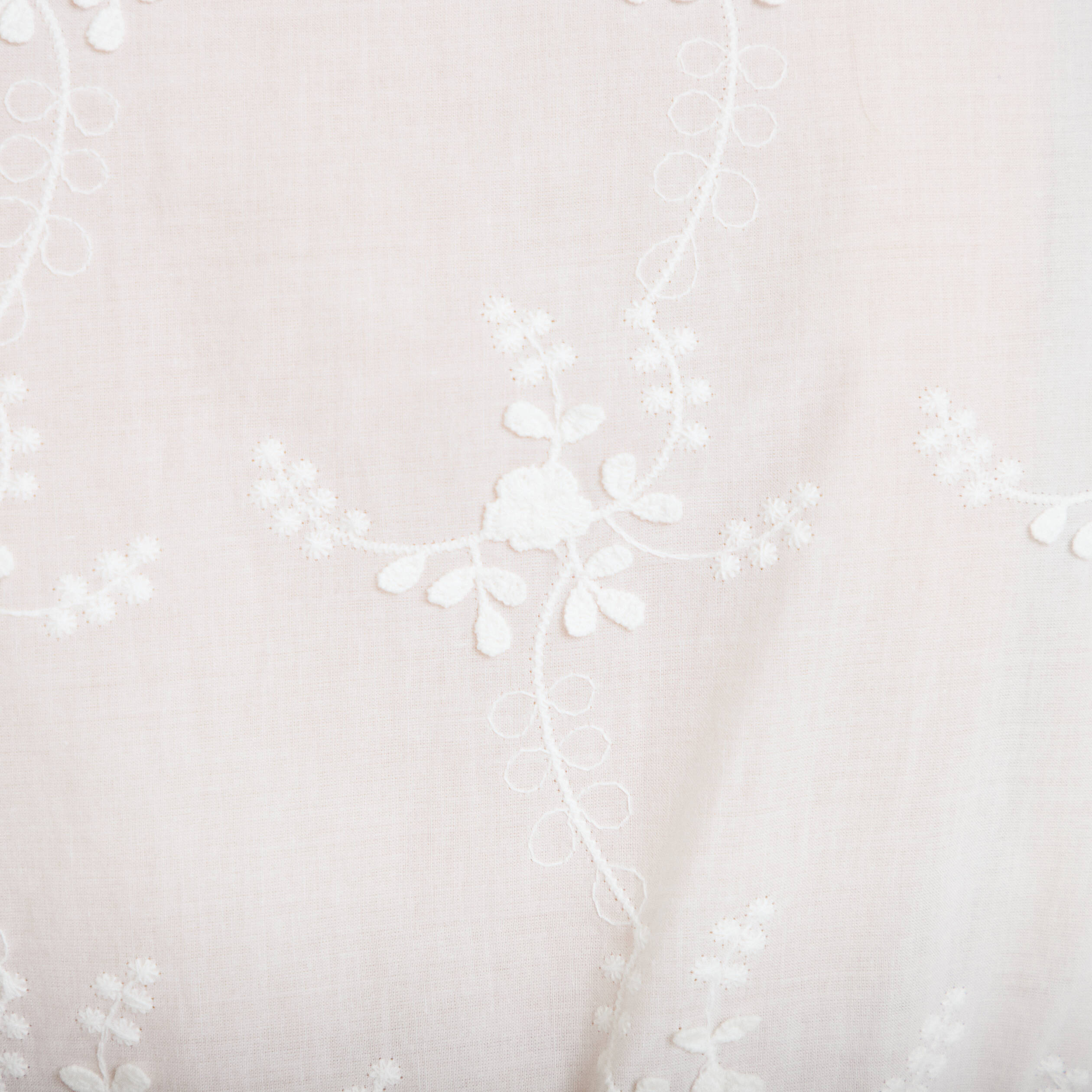 Blouse col v manches courtes brod&eacute;e ecru femme