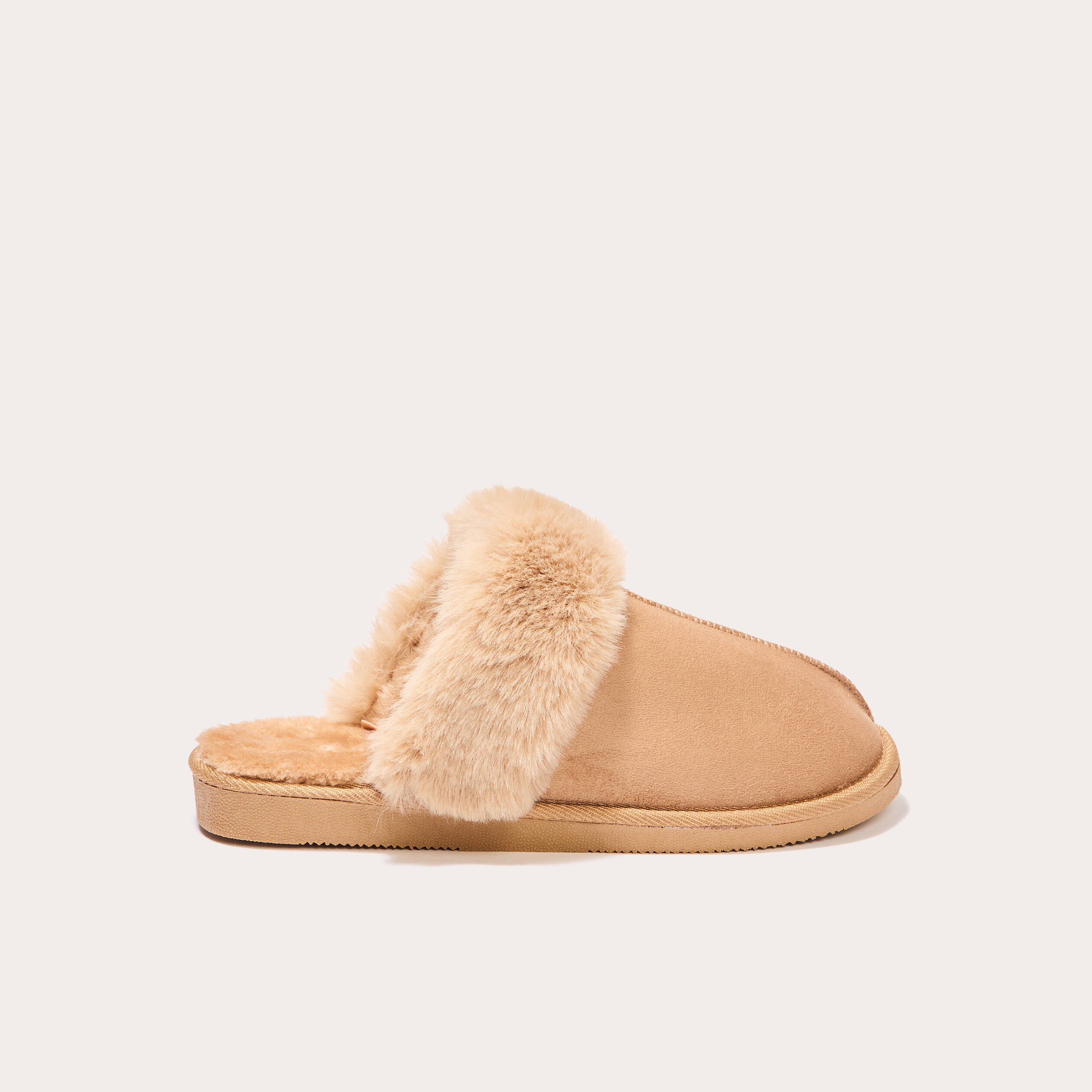 Chaussons fausse fourrure sable femme