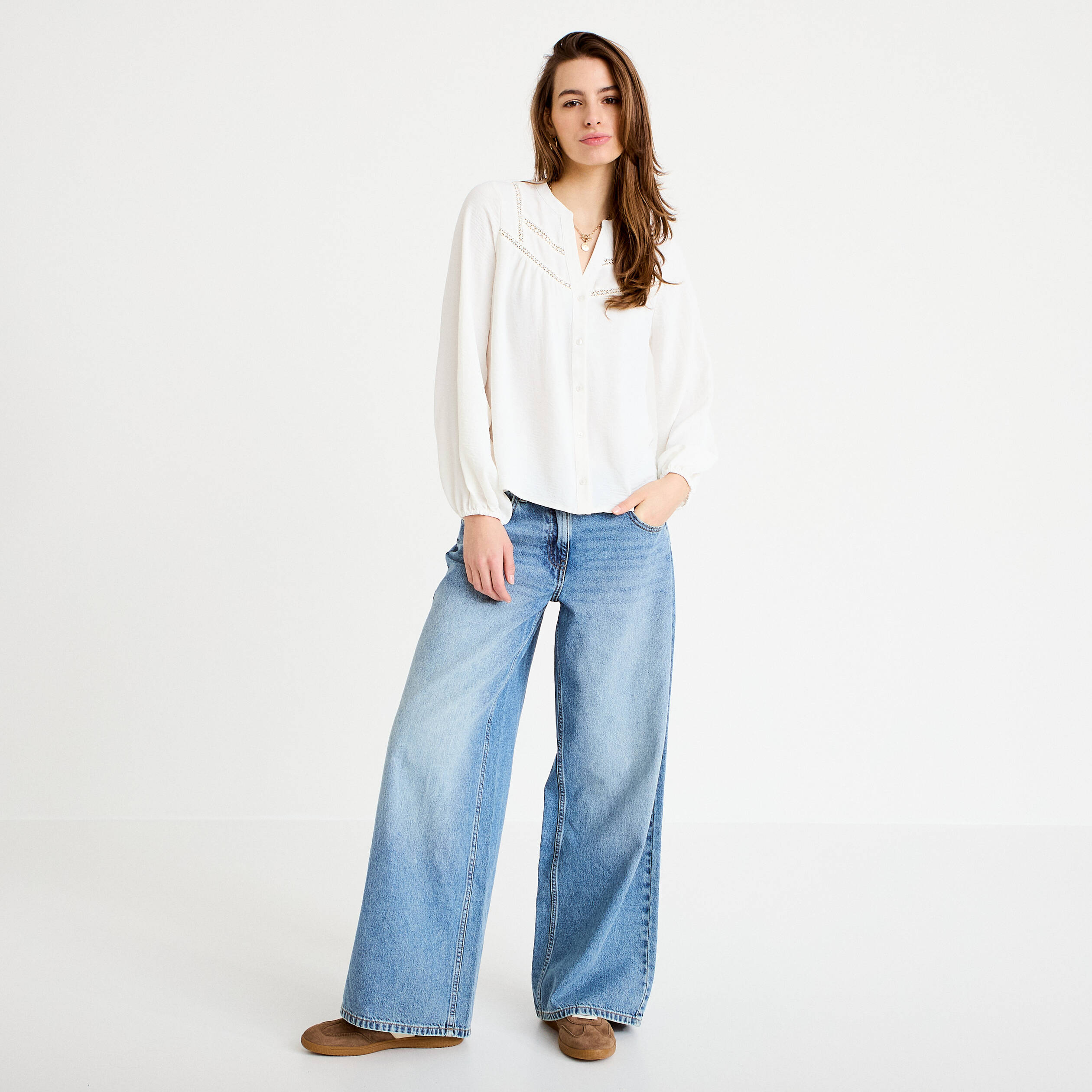 Blouse ajour&eacute;e col v manches longues ecru femme