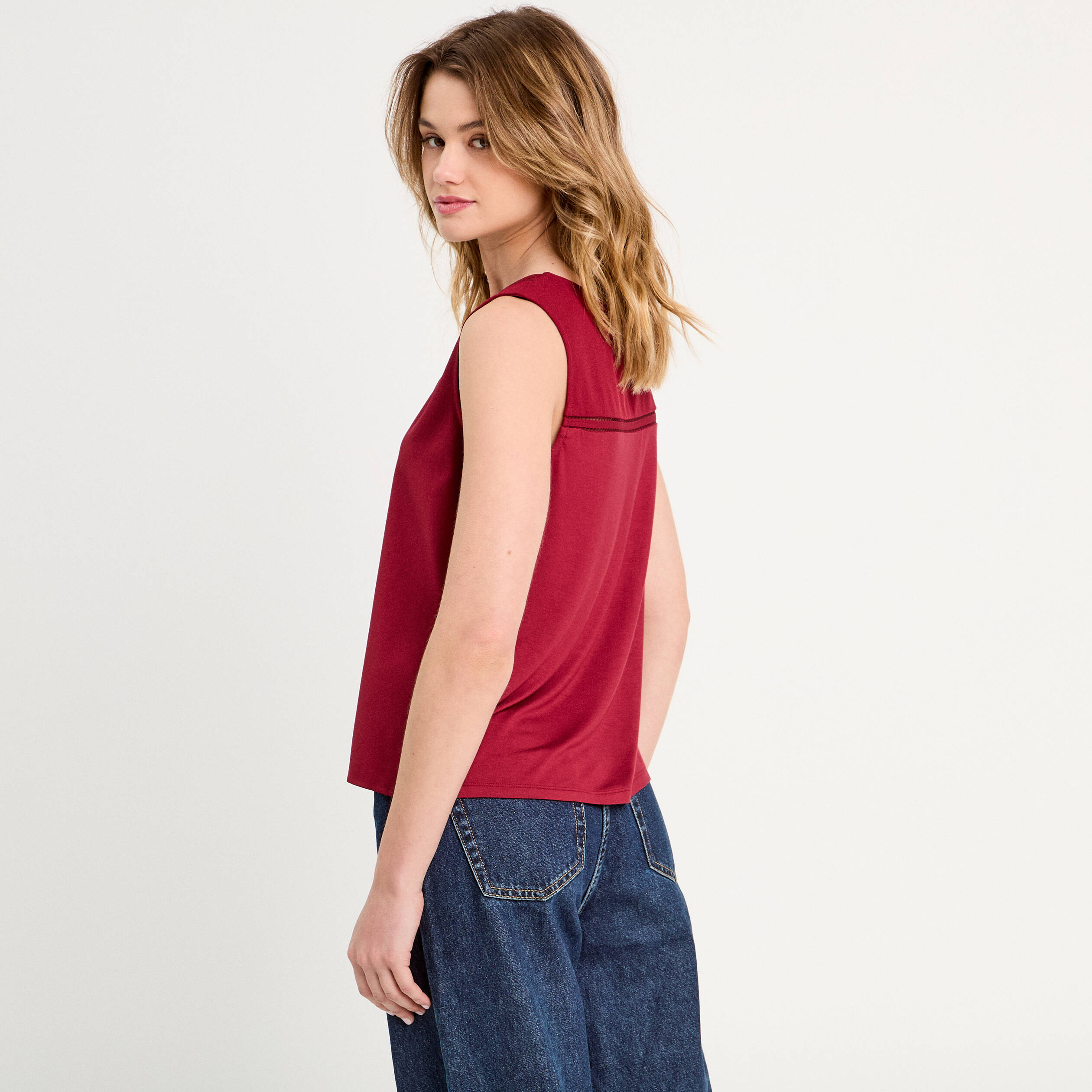 debardeur sans manches rouge fonce femme Débardeur sans manches rouge foncé femme