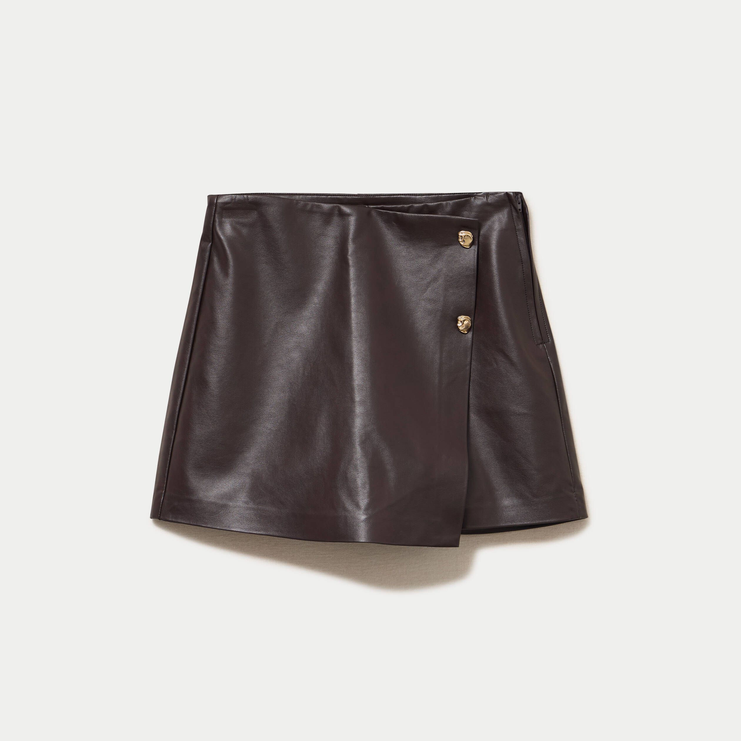 Jupe-short courte en similicuir marron fonc&eacute; femme