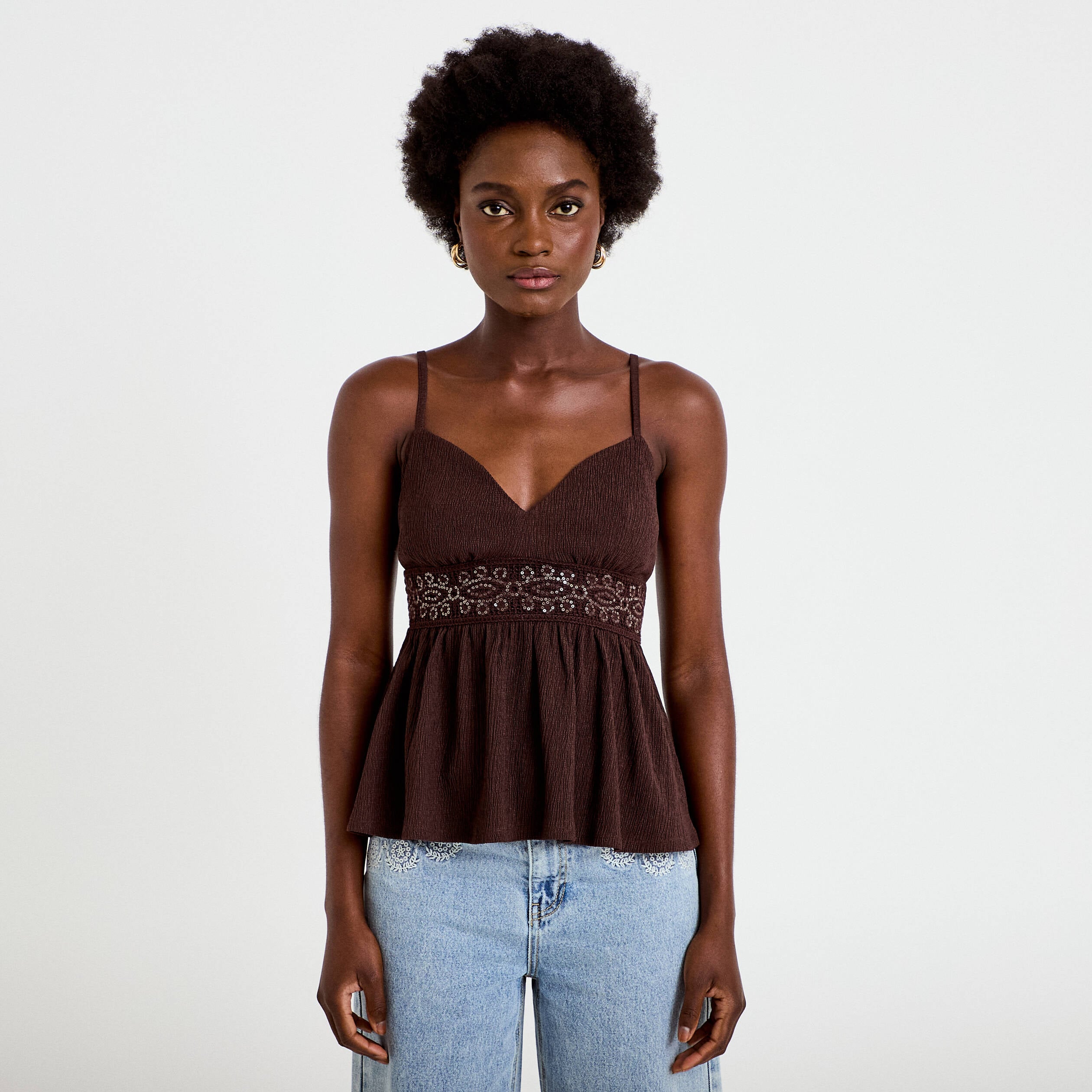 D&eacute;bardeur d&eacute;tail crochet marron fonc&eacute; femme