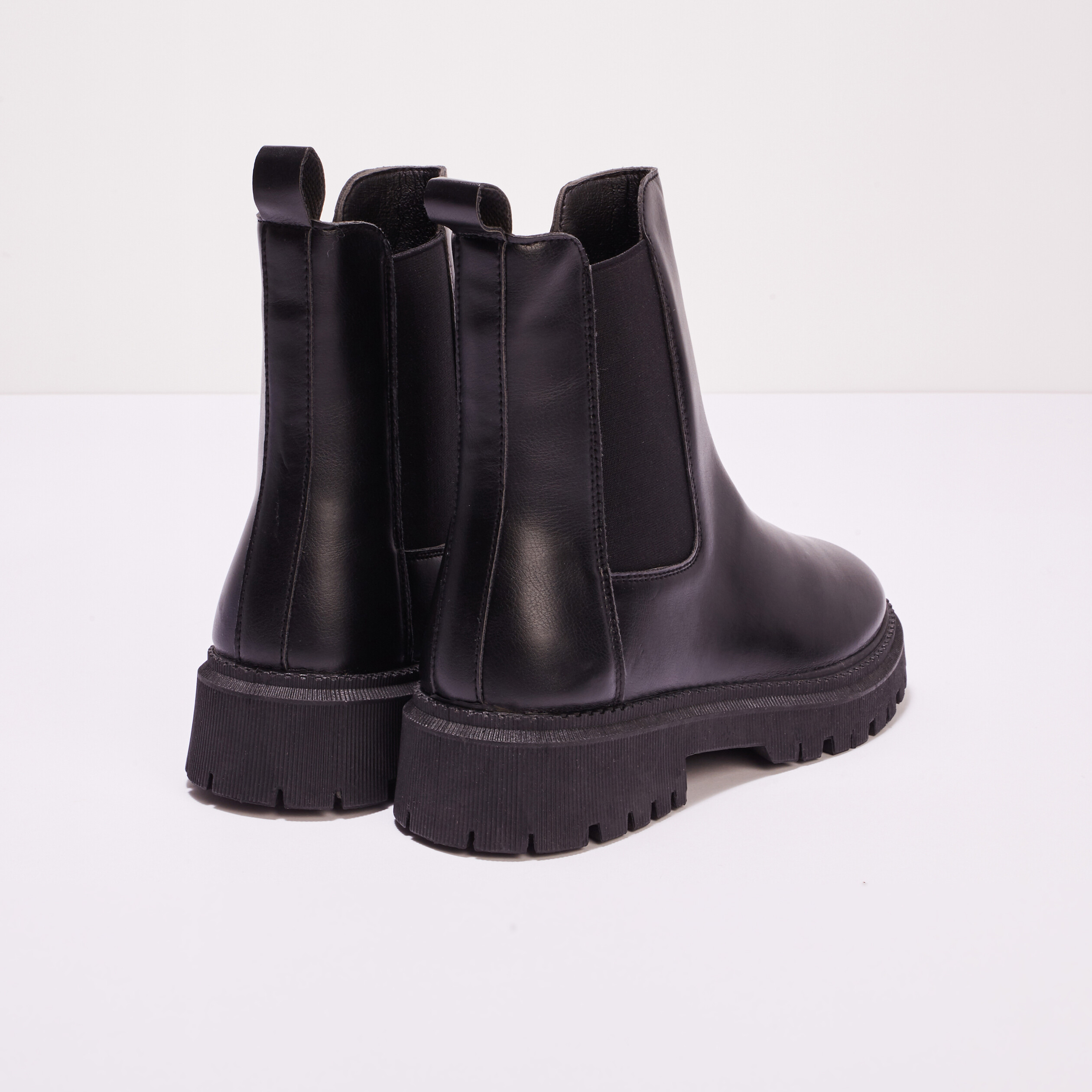bottines chelsea avec chaines noir femme Bottines chelsea avec chaînes noir femme