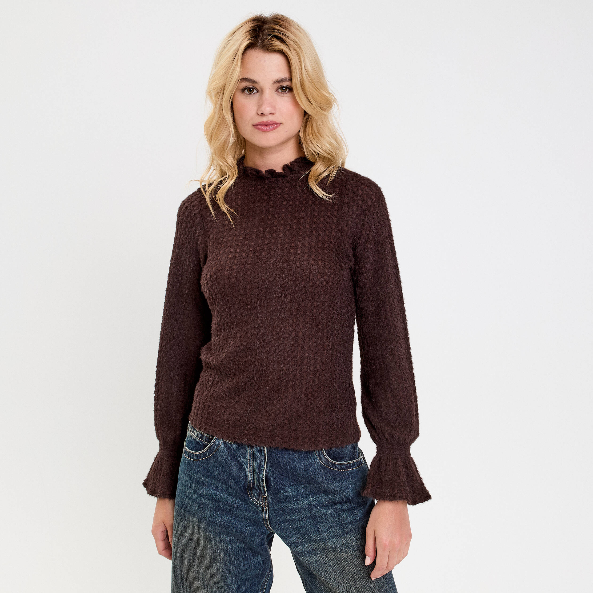 Blouse ajour&eacute;e manches longues marron fonc&eacute; femme