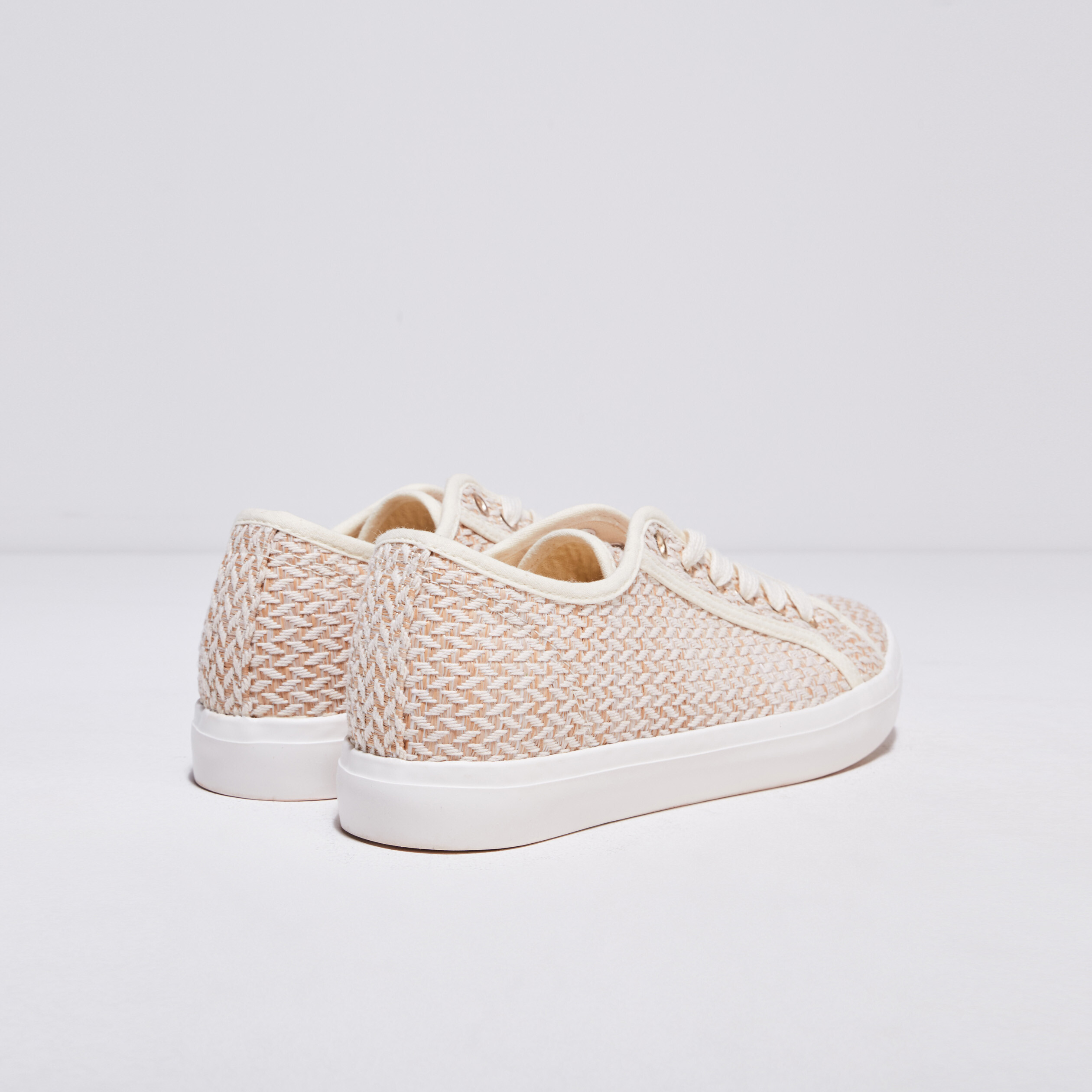 Baskets plates à lacets sable femme Vibs