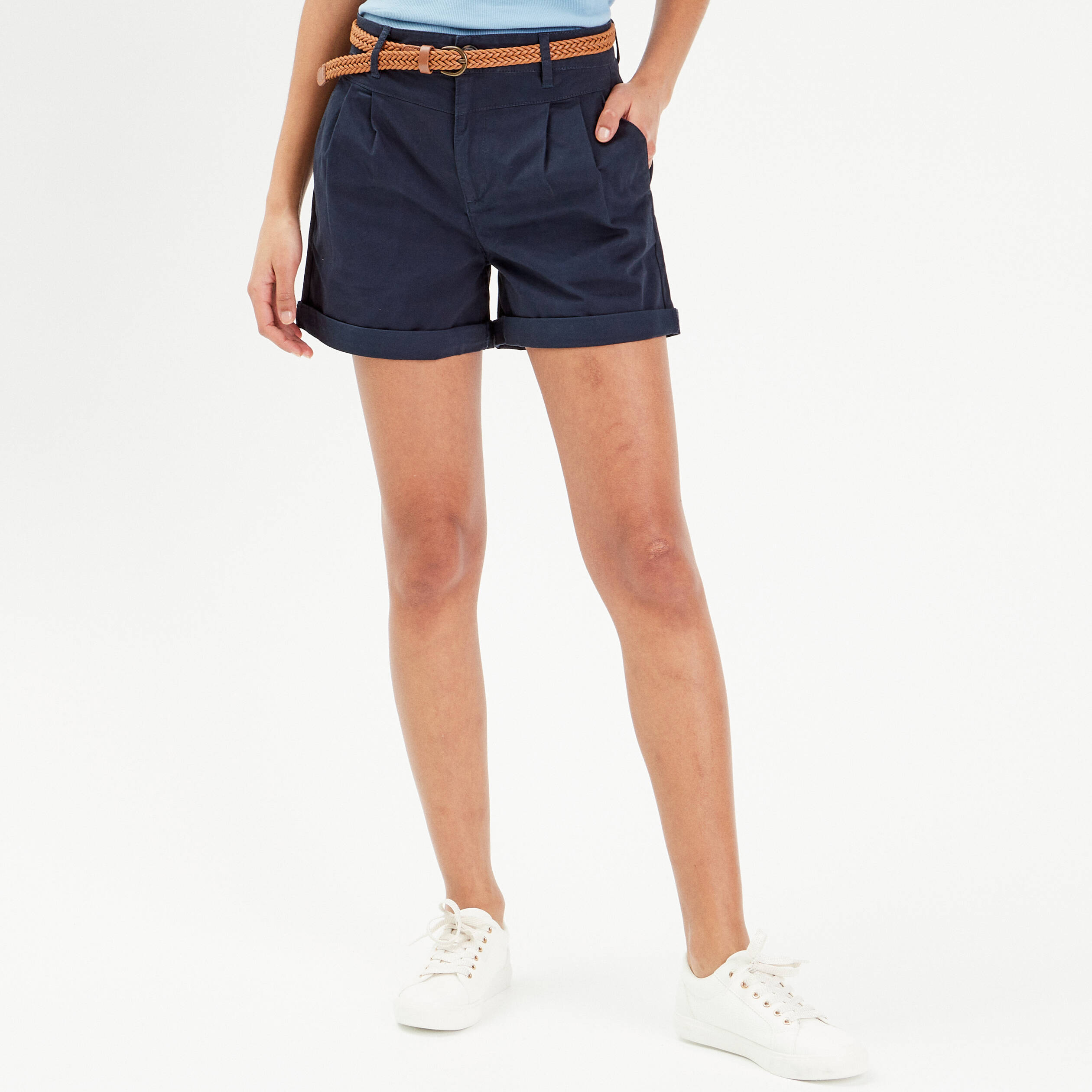 Short chino ceintur&eacute; bleu marine femme