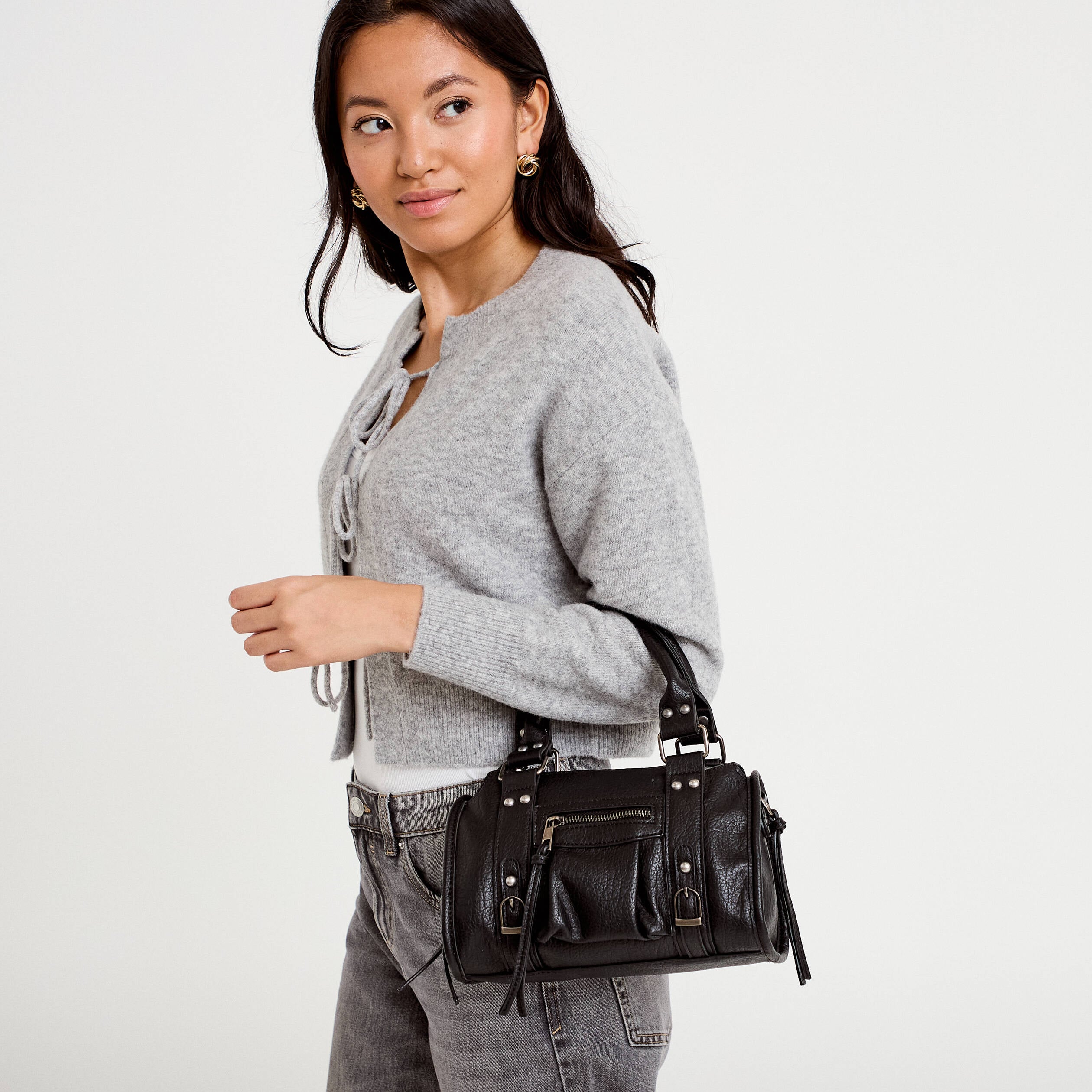 Sac port&eacute; main noir femme