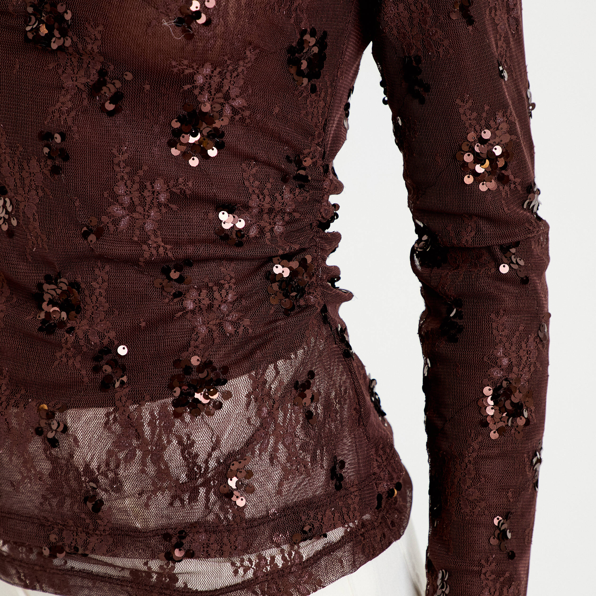 T-shirt ajust&eacute; col rond brod&eacute; perles marron fonc&eacute; femme