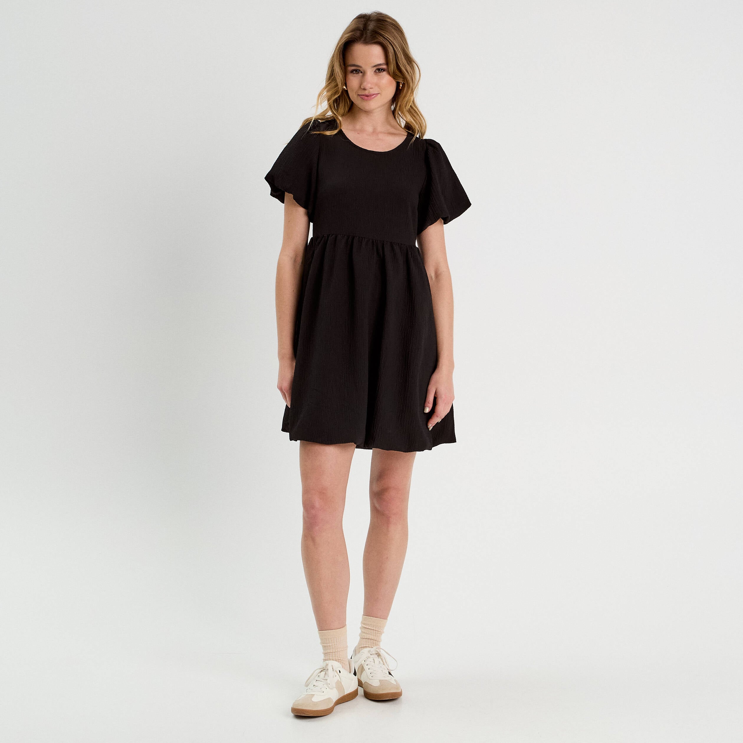 Robe &eacute;vas&eacute;e effet boule noir femme