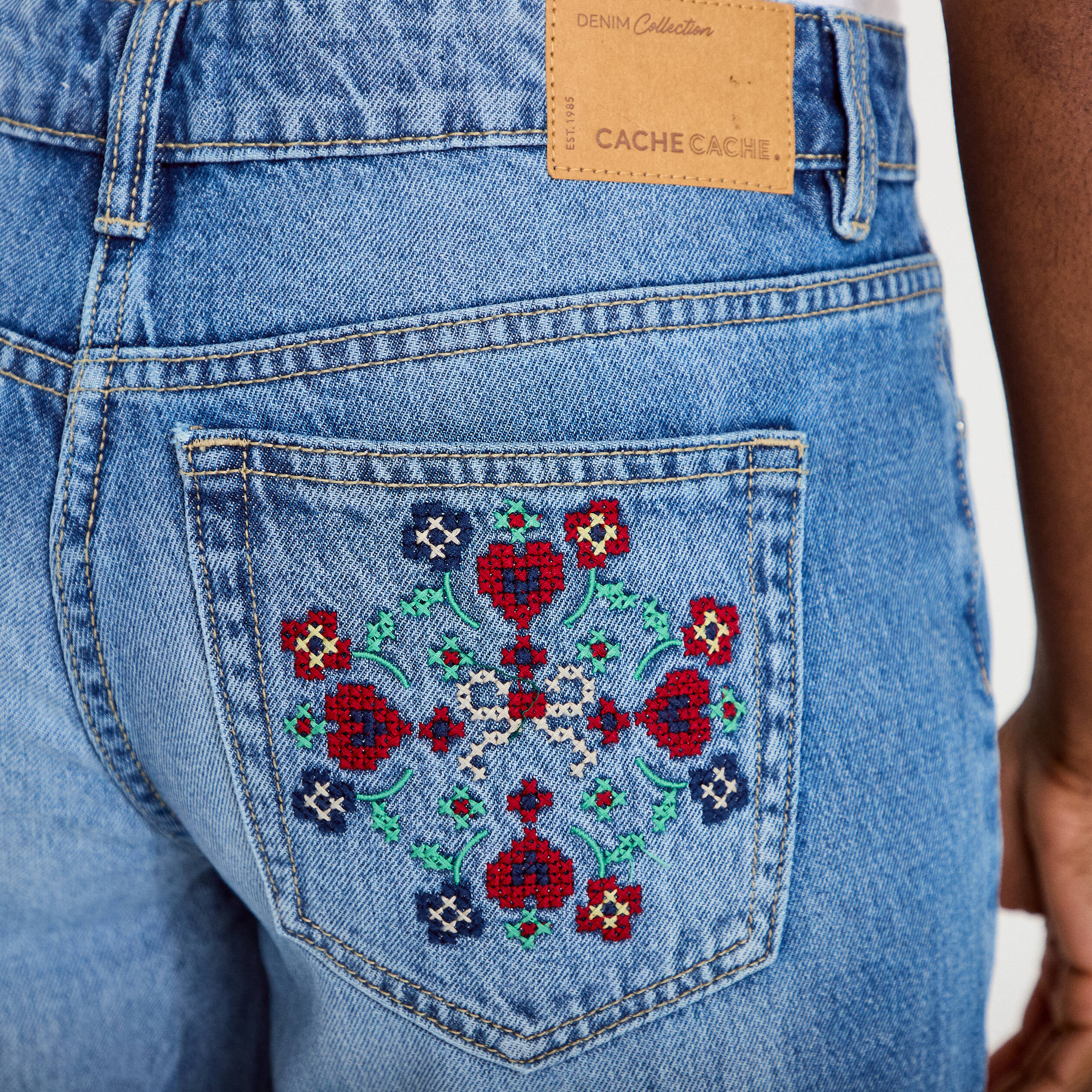 Jean wide leg taille basse broderie denim stone femme
