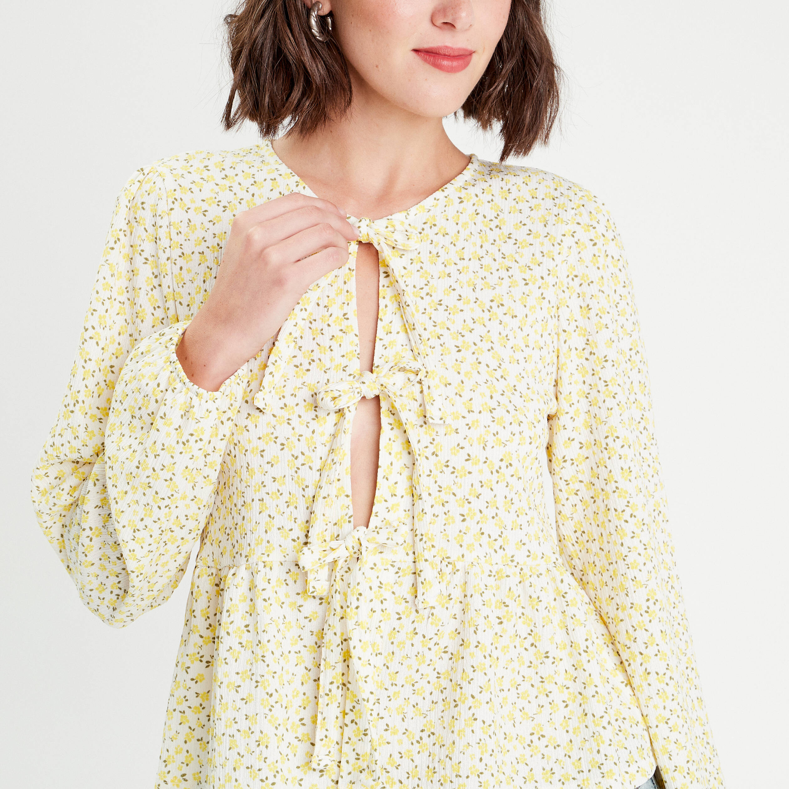 Blouse nou&eacute;e manches longues blanc femme